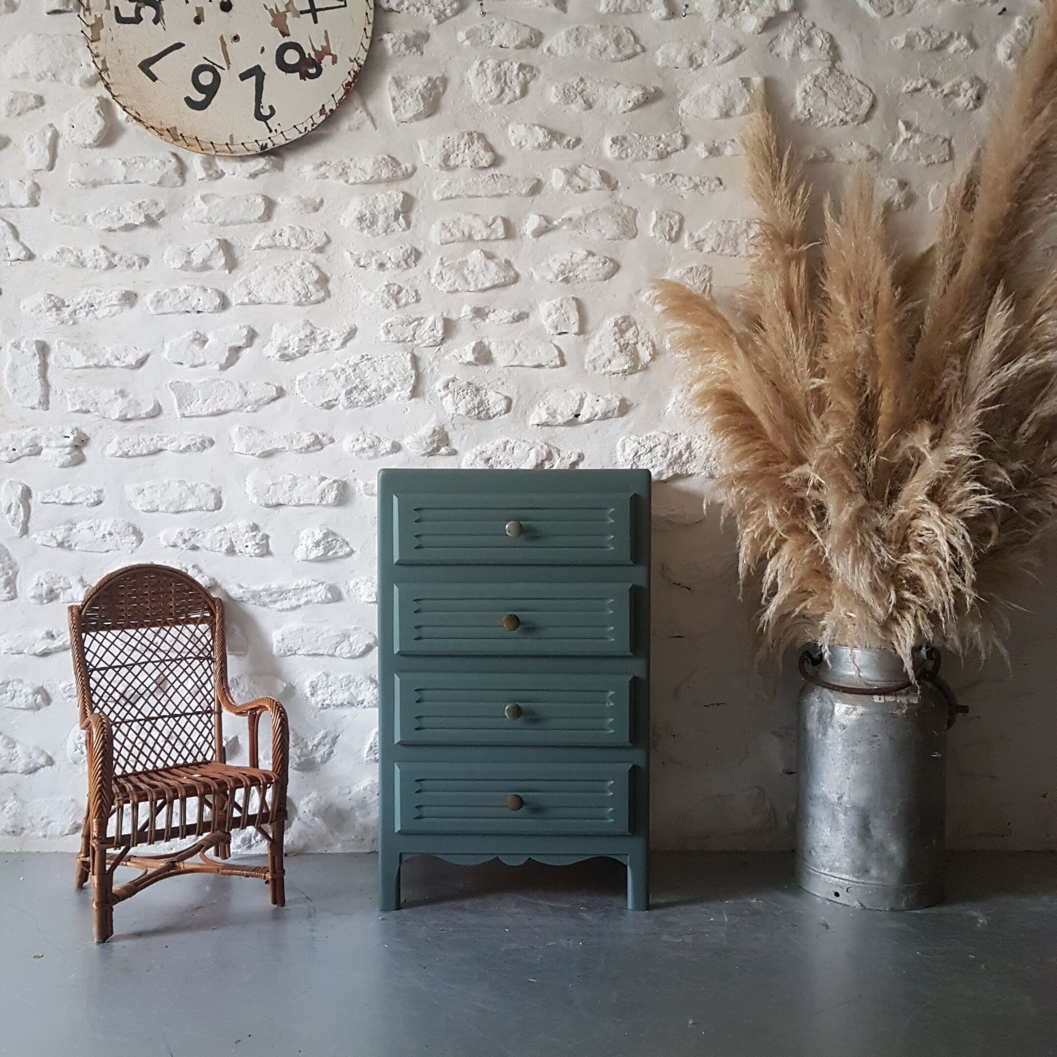 Vintage chest of drawers