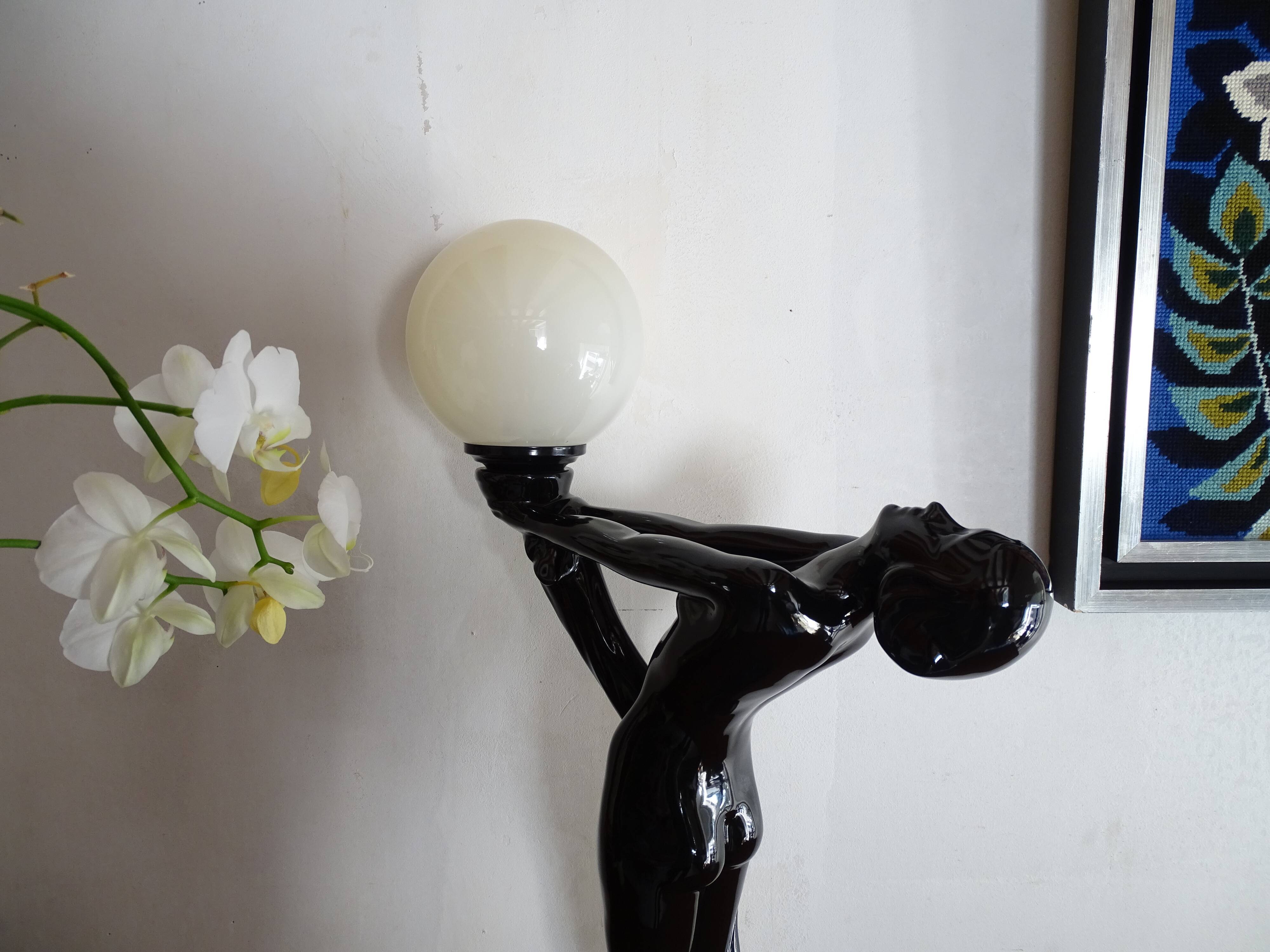 Lampe danseuse nue design 70's 80's- art déco globe boule