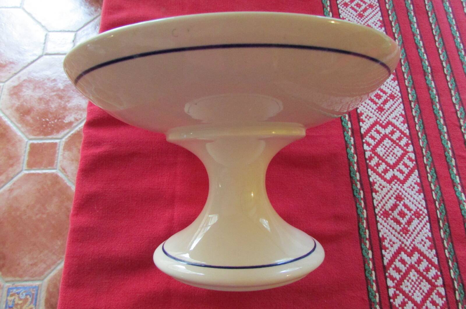 Shower foot cup, Henriot Quimper earthenware