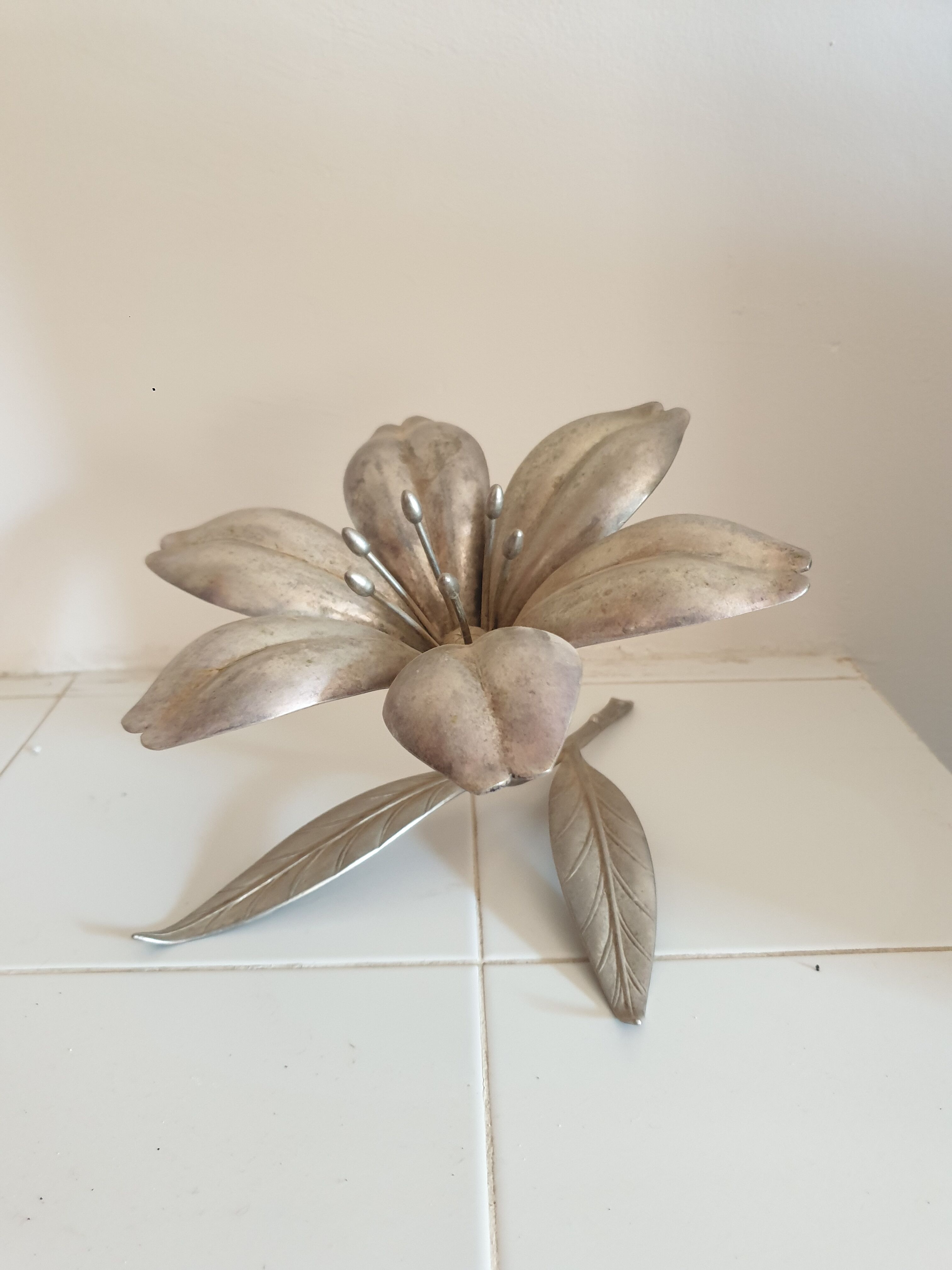 Vintage flower ashtray