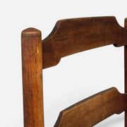 Fauteuil rustique ancien en noyer et cuir, 18e siècle