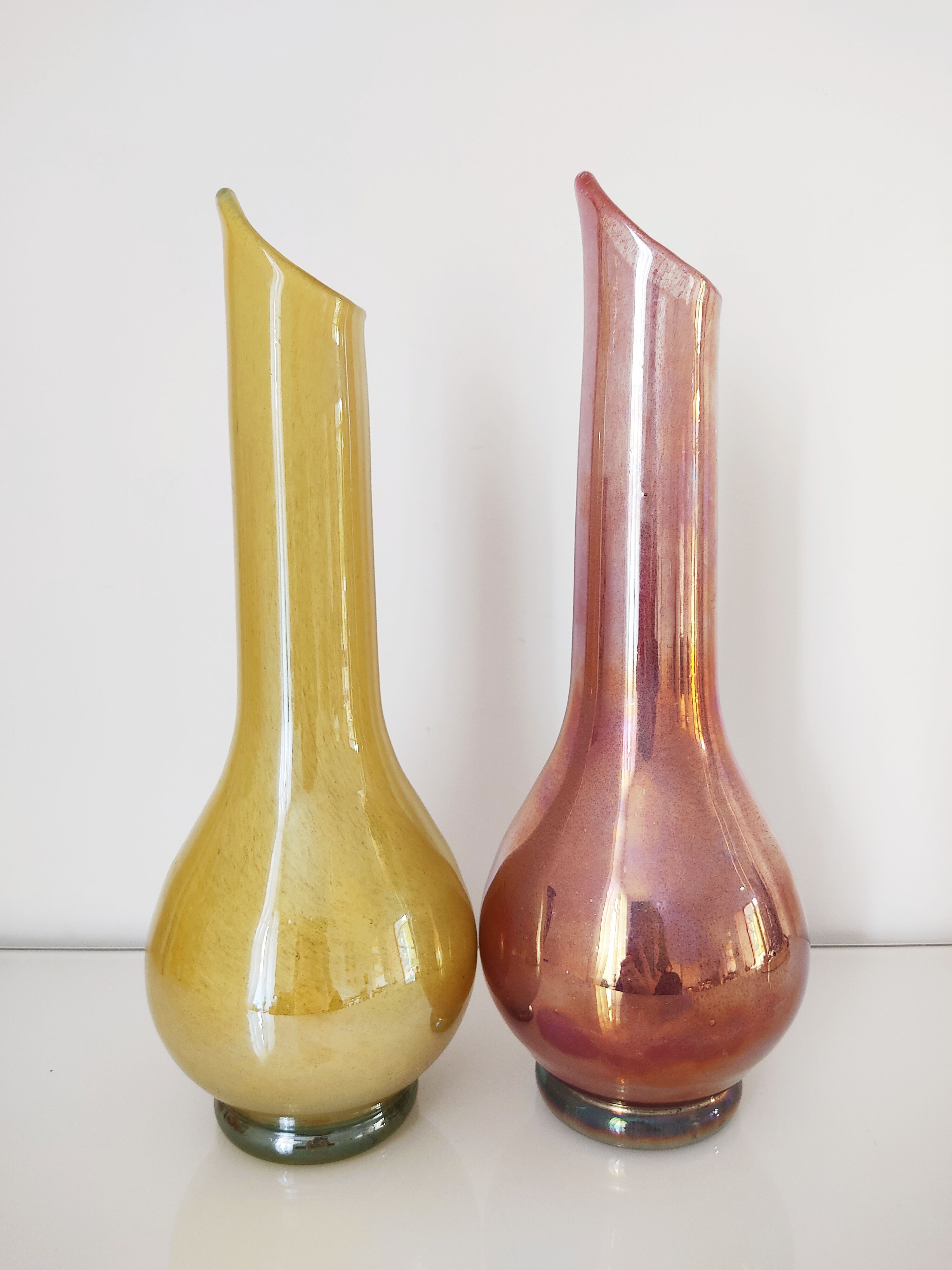 Set of two Murano glass vases