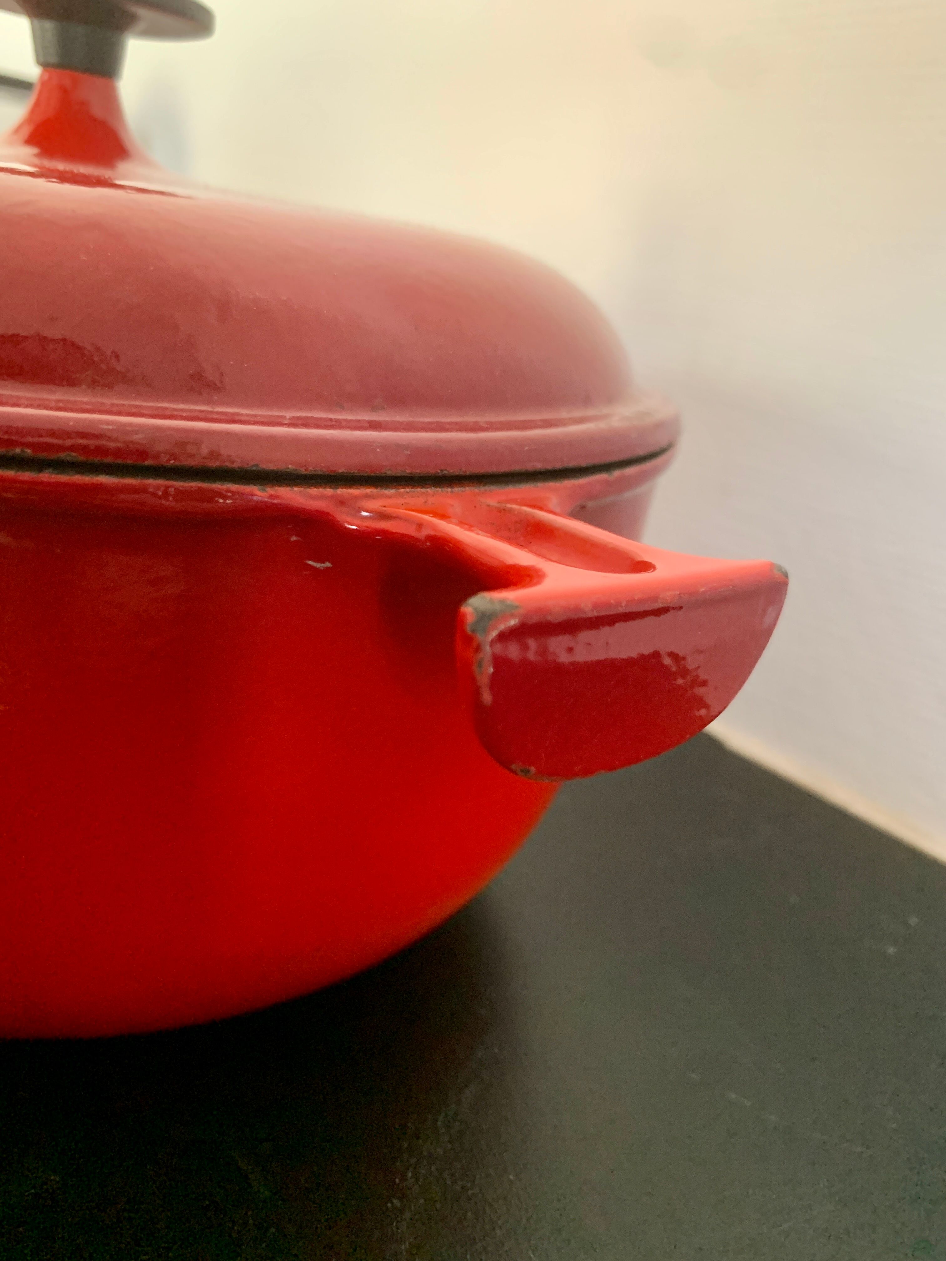 Cocotte en fonte Le Creuset Mama de Enzo Mari