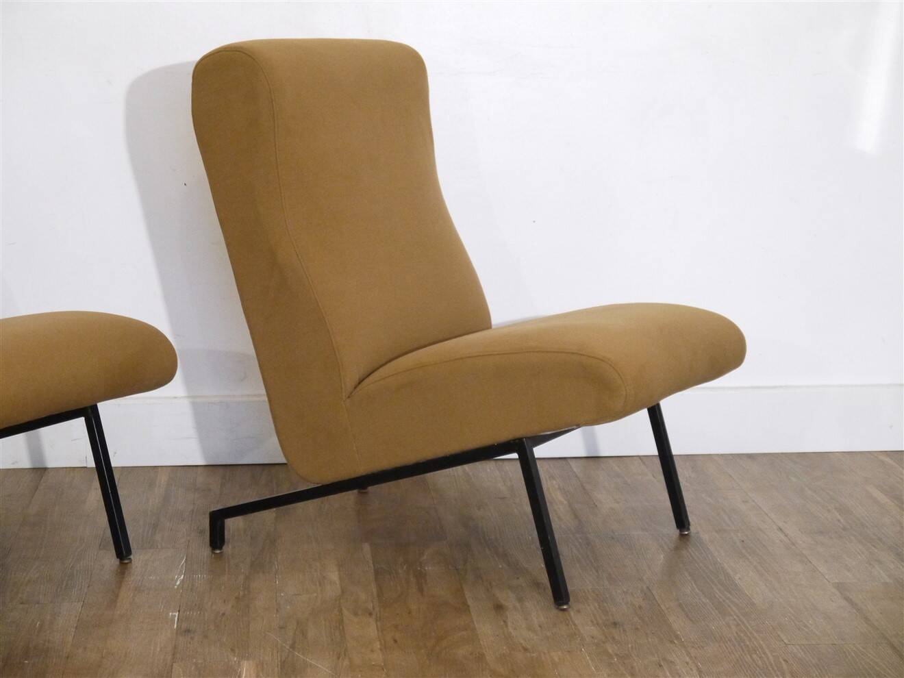 Paire de fauteuils Pierre guariche 1960