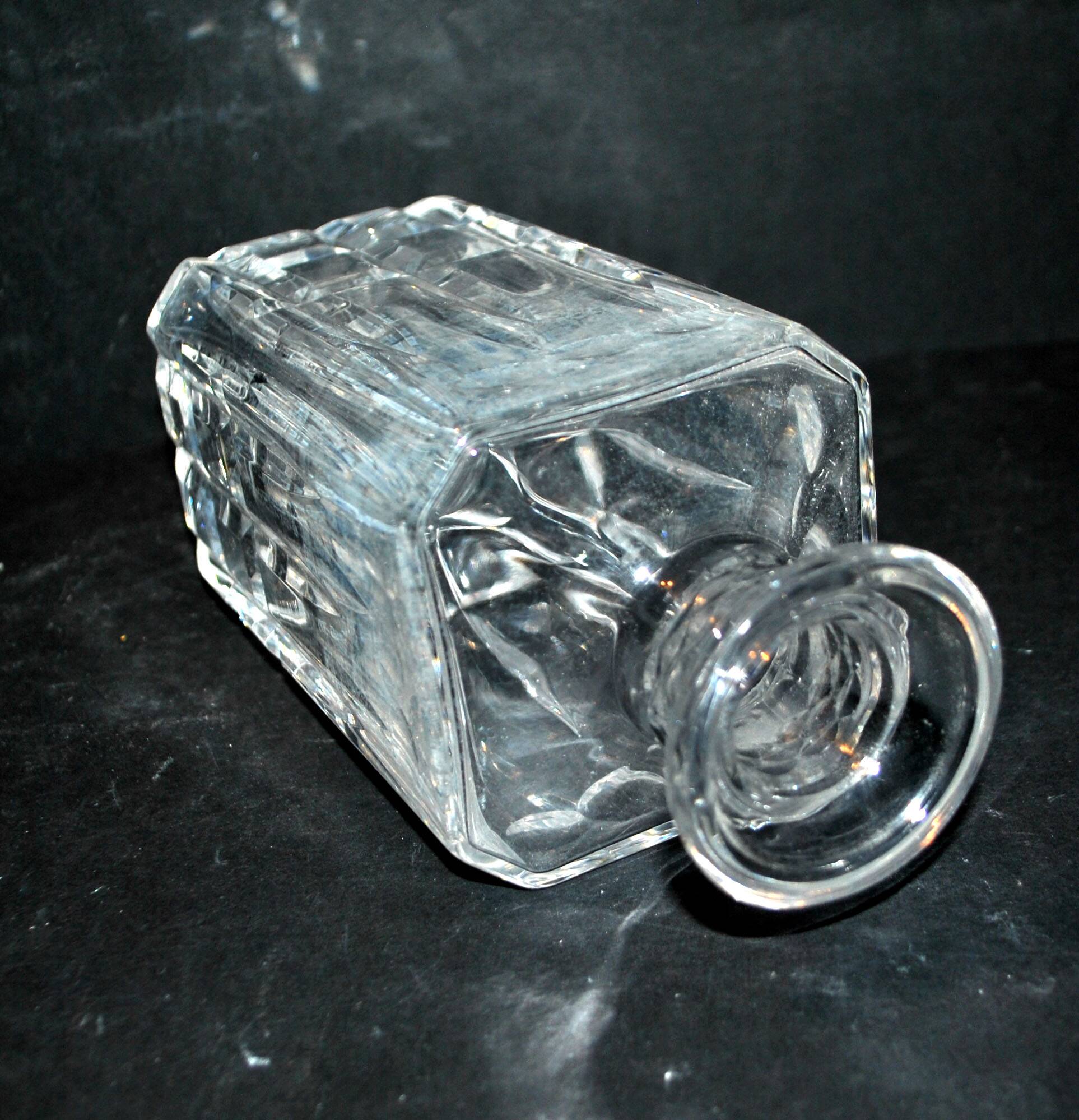 Manhattan model St. Louis cut crystal whisky decanter