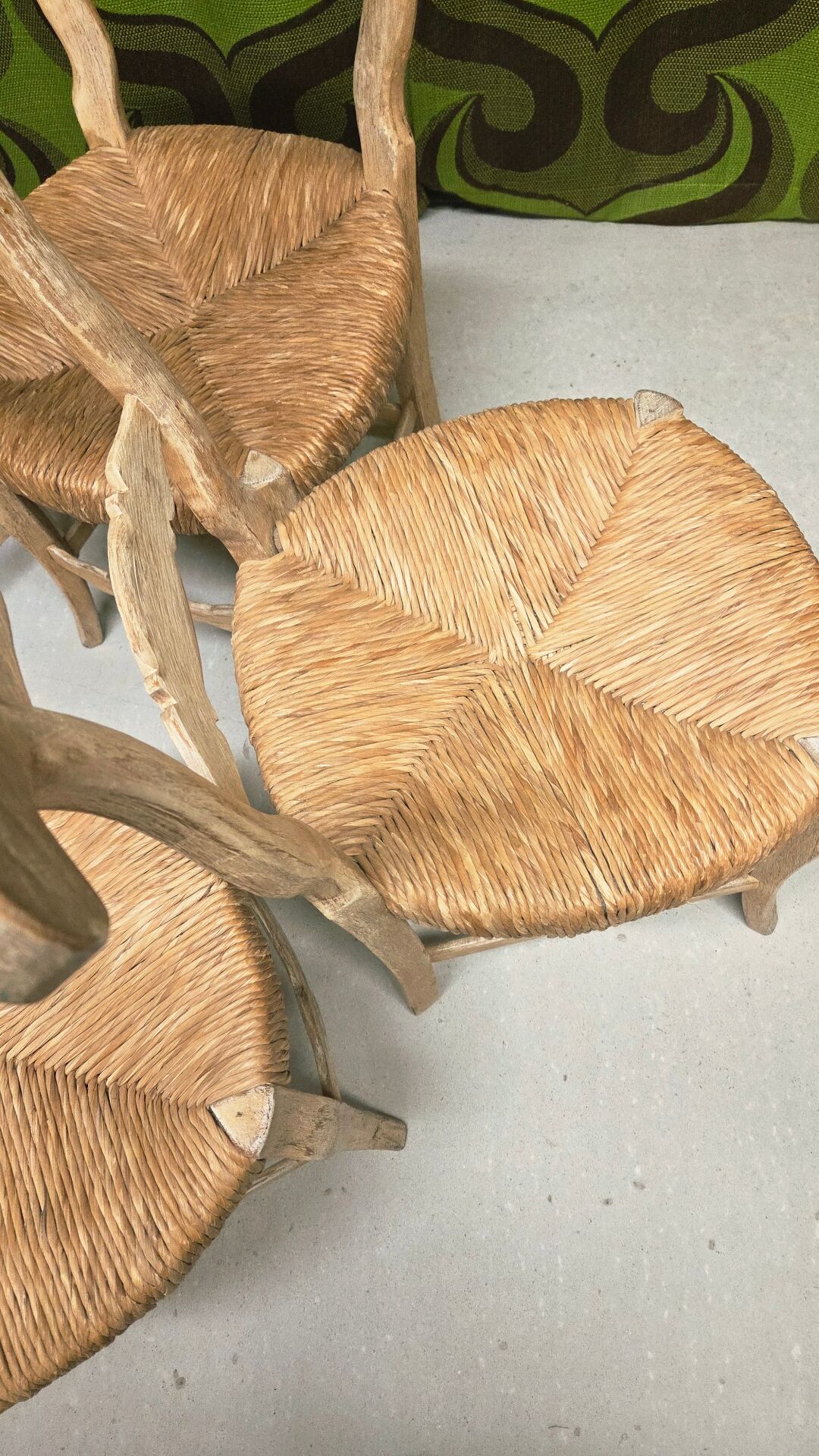 8 rustic oak chairs with patina, straw seating, 1950s.