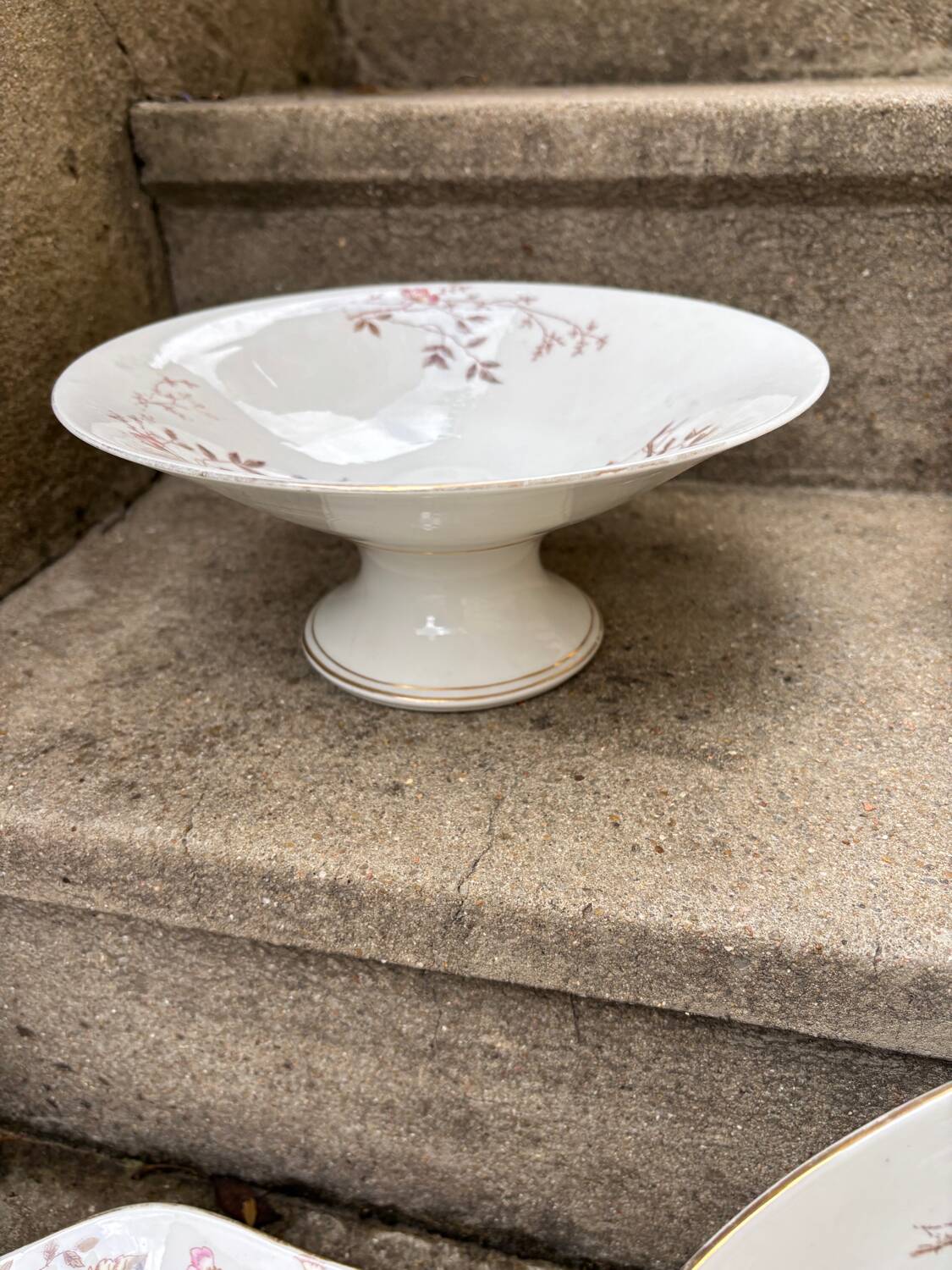 Porcelain Tableware – Late 19th Century – 40 pieces