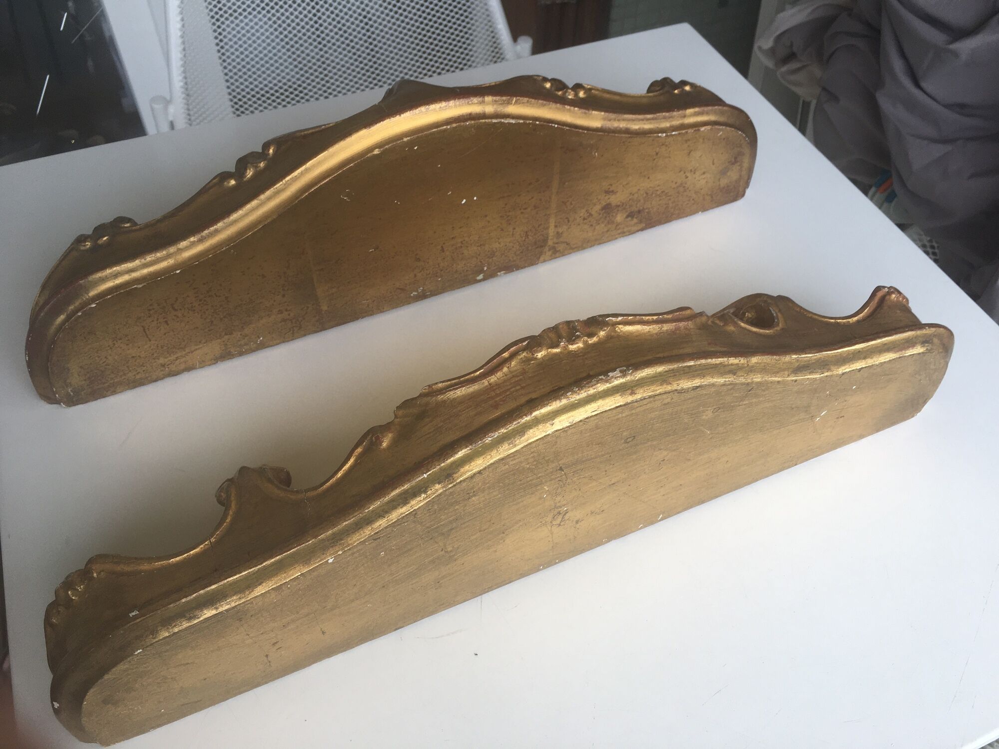 Lot of two gold wall consoles style 18th, production 20th (probably Italian)