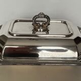 Dish in silver metal