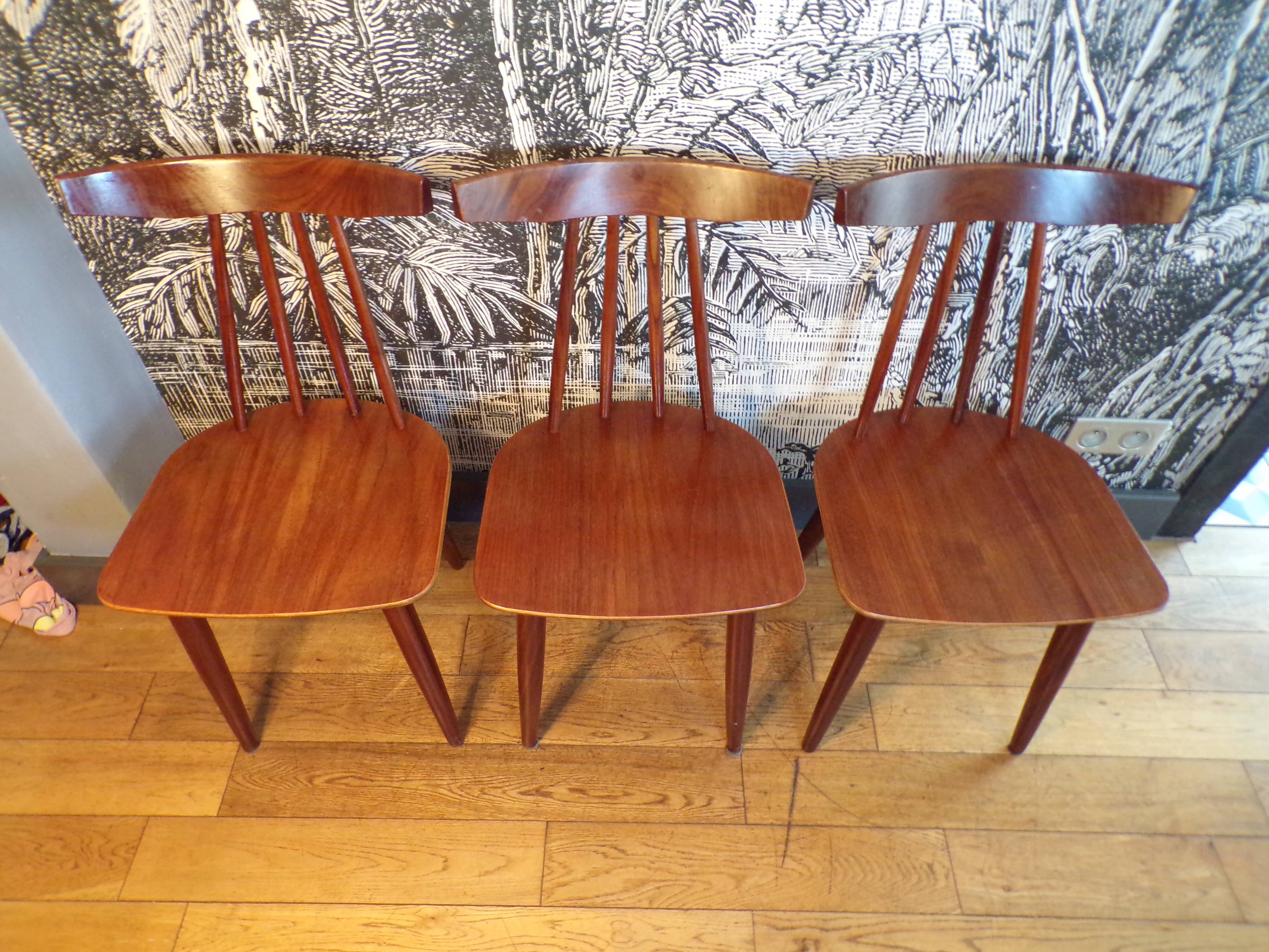 Trio of poul volther 370 frem røjle chairs