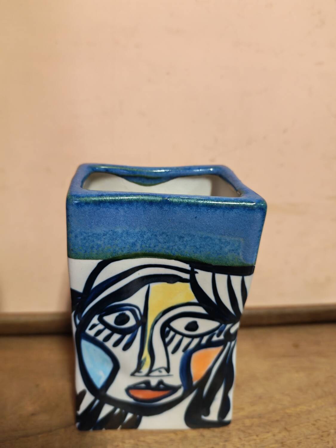 Cubist vase Alfonso Otero Regal