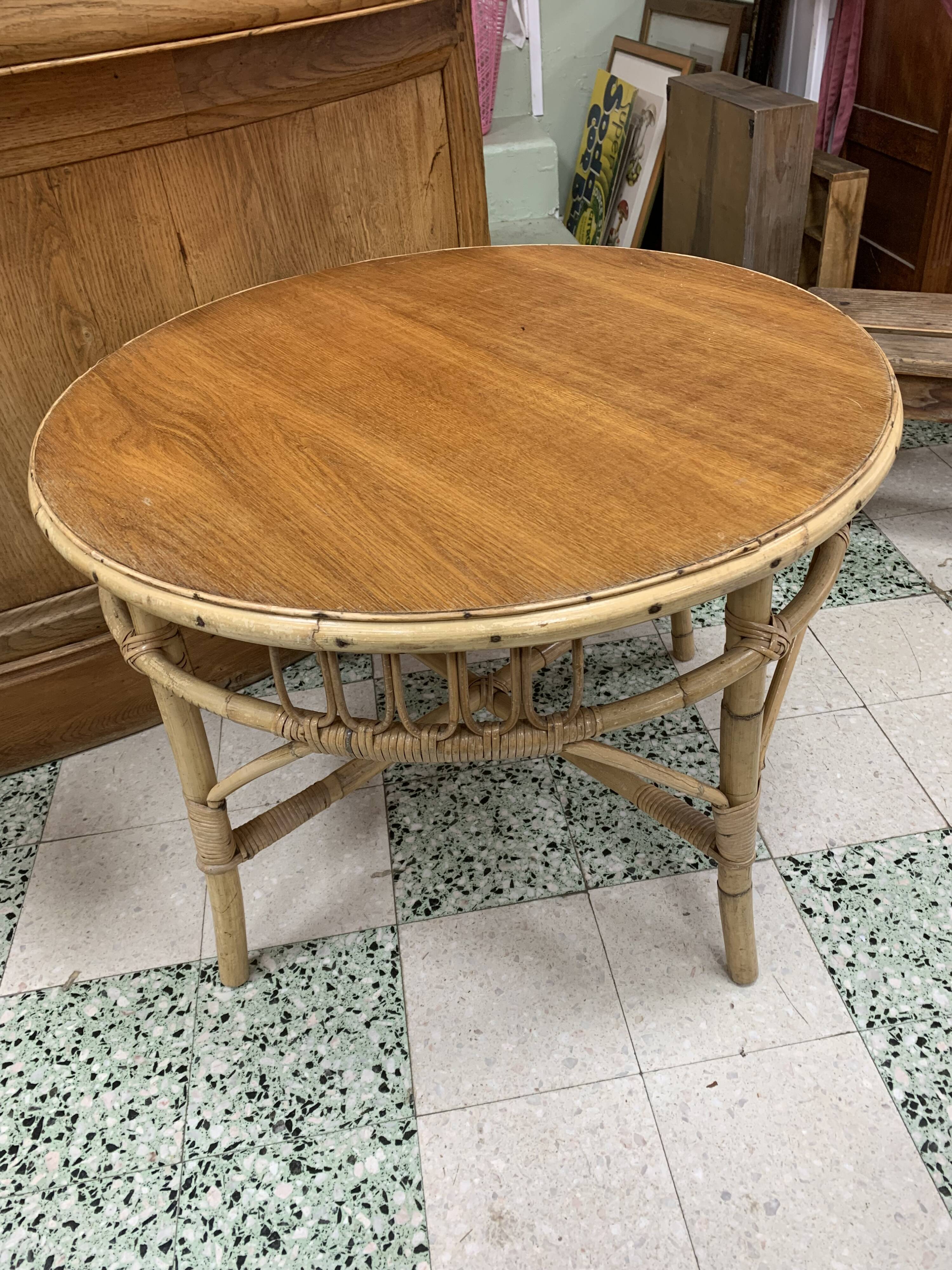 Old round rattan coffee table