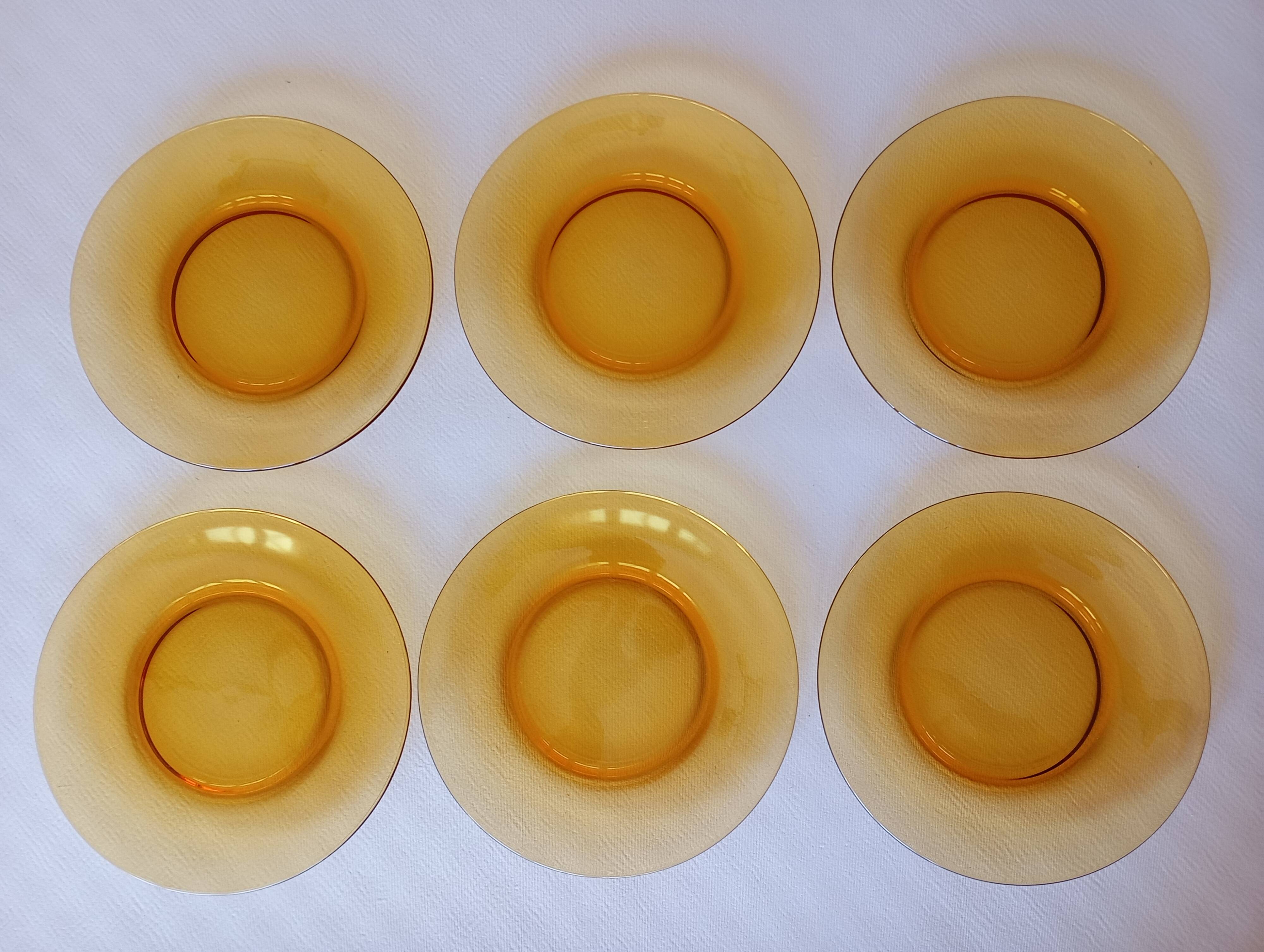 12 assiettes plates Vereco ambre