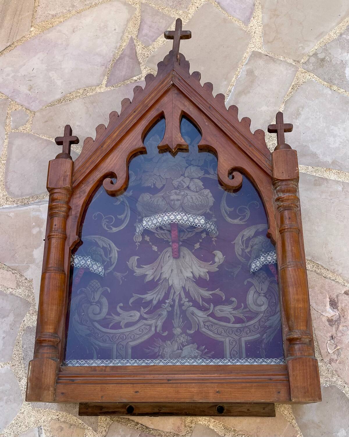 Reliquaire ancien en bois