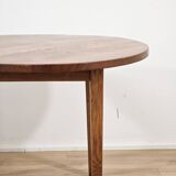 Beautiful solid oak dining table from the 1970s.