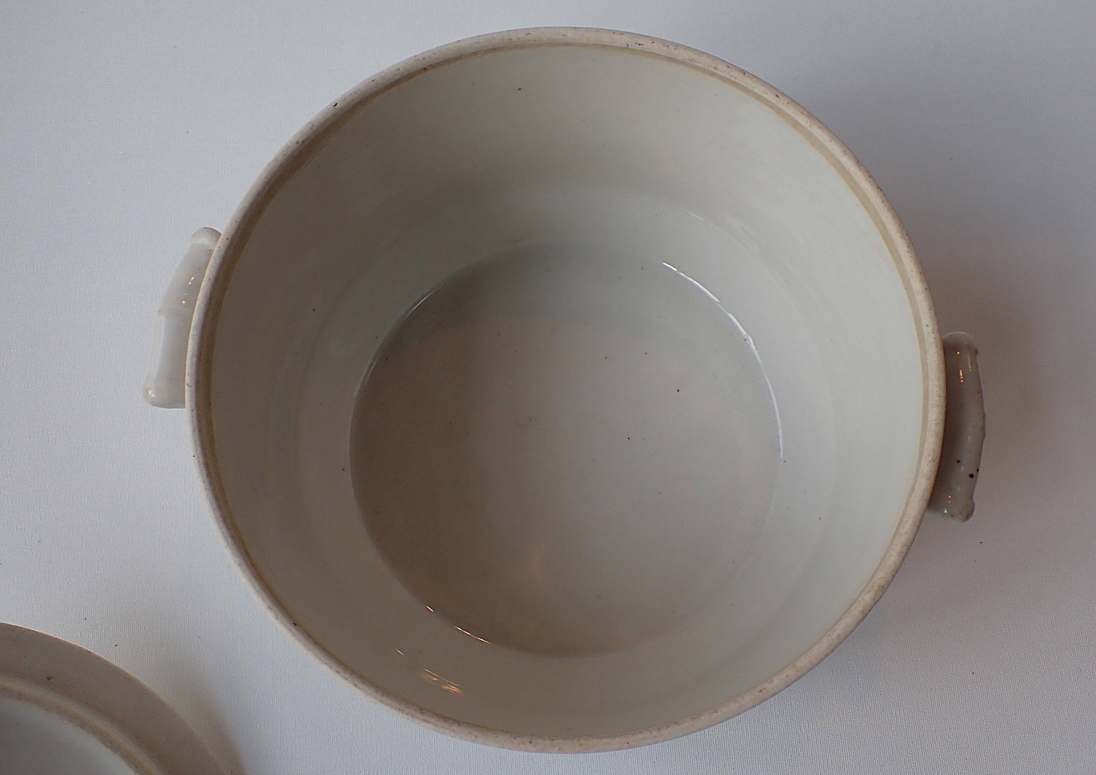 Soup tureen / vegetable dish from the 1920s/30s