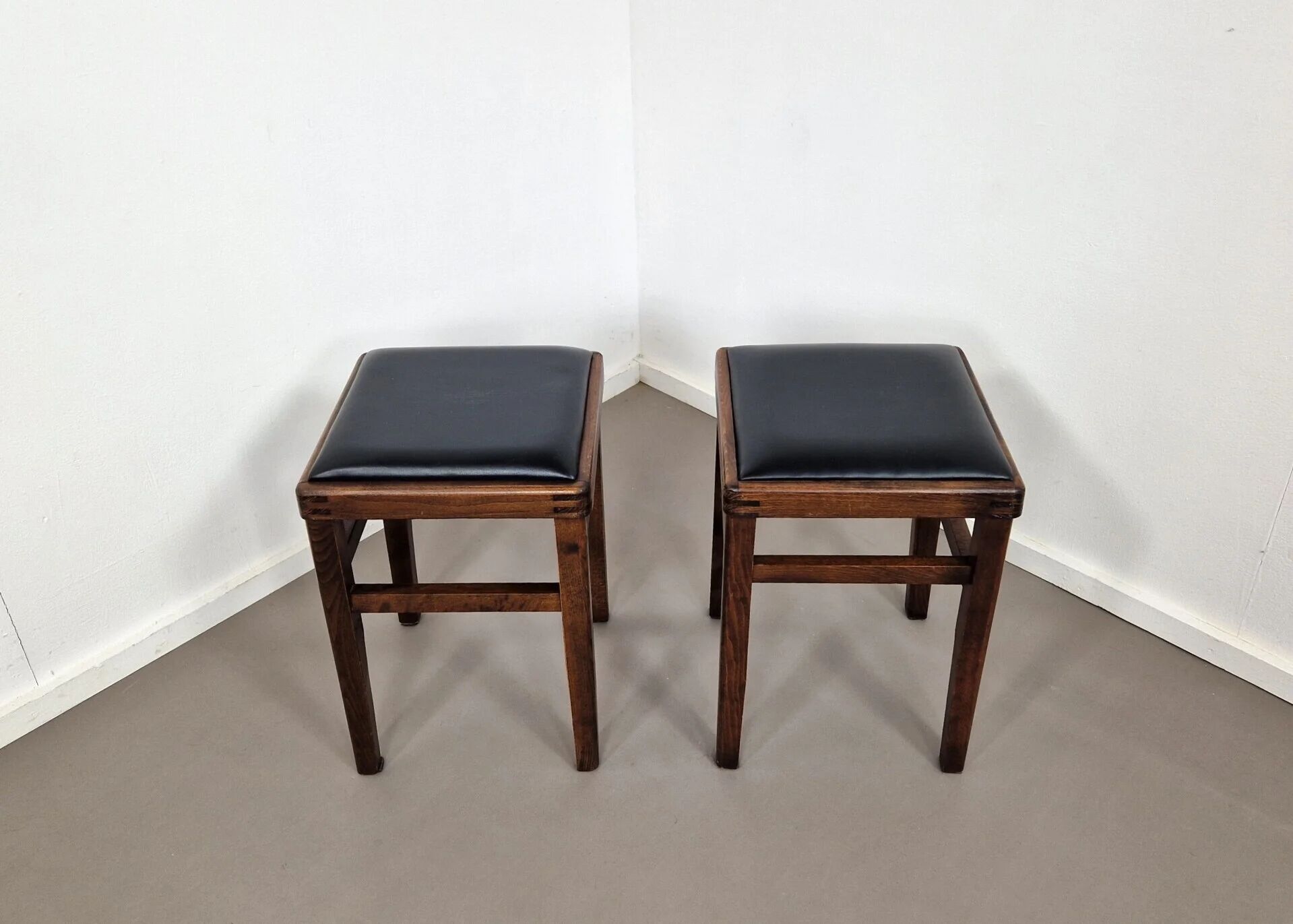 Pair of mid-century stools | 1960s