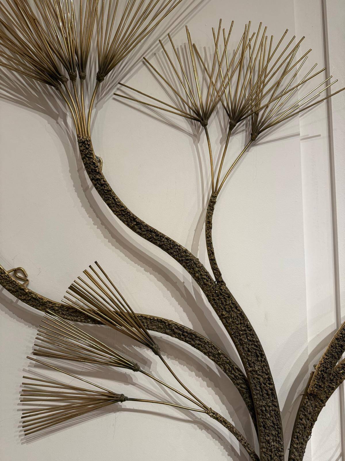 Large brass wall clock with needles in mid-century modern style, brutalist style, Curtis Jeré.