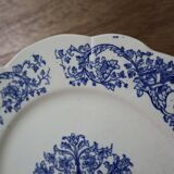 2 anciennes assiettes plates en terre de fer Longchamp Bella, XIXème