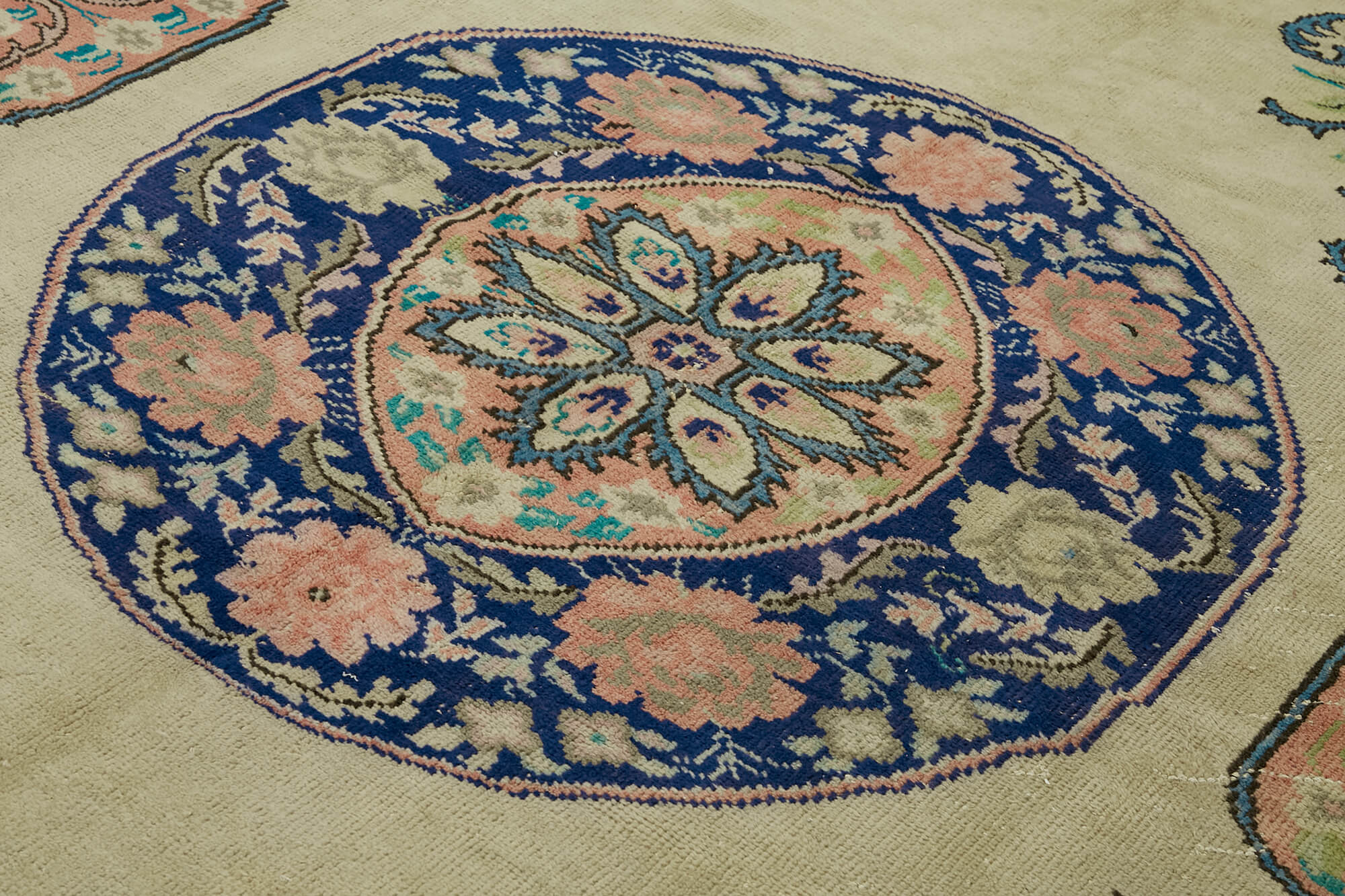 Tapis turc fait à la main des années 1980, 238 cm x 330 cm