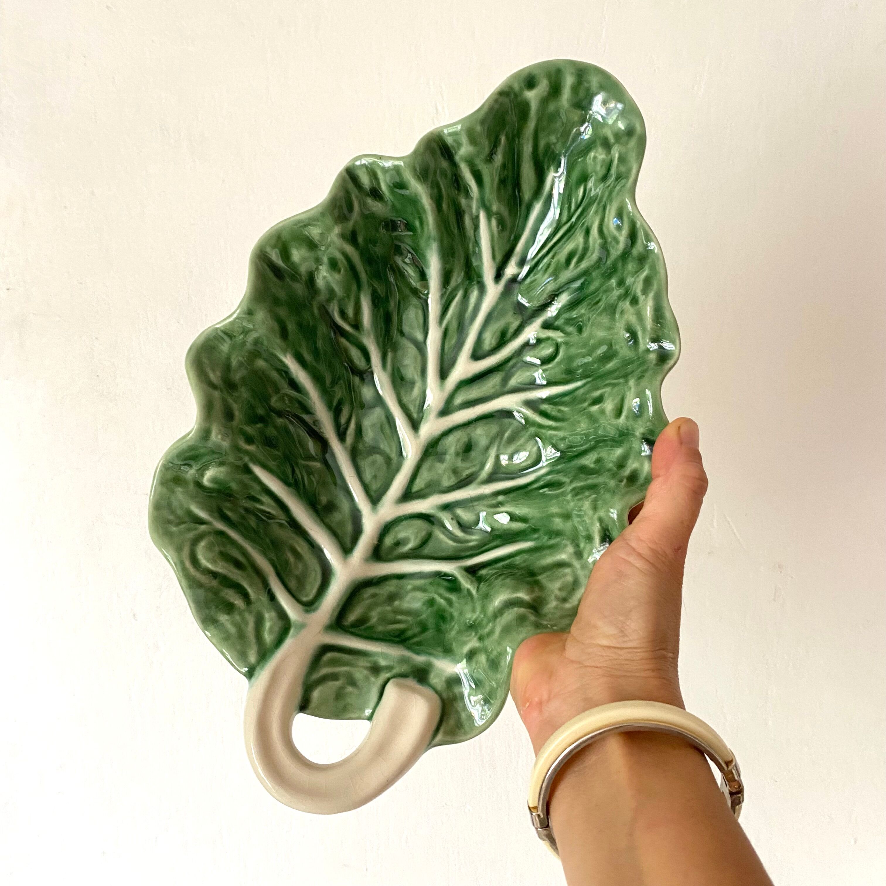 Cabbage leaf slip dish