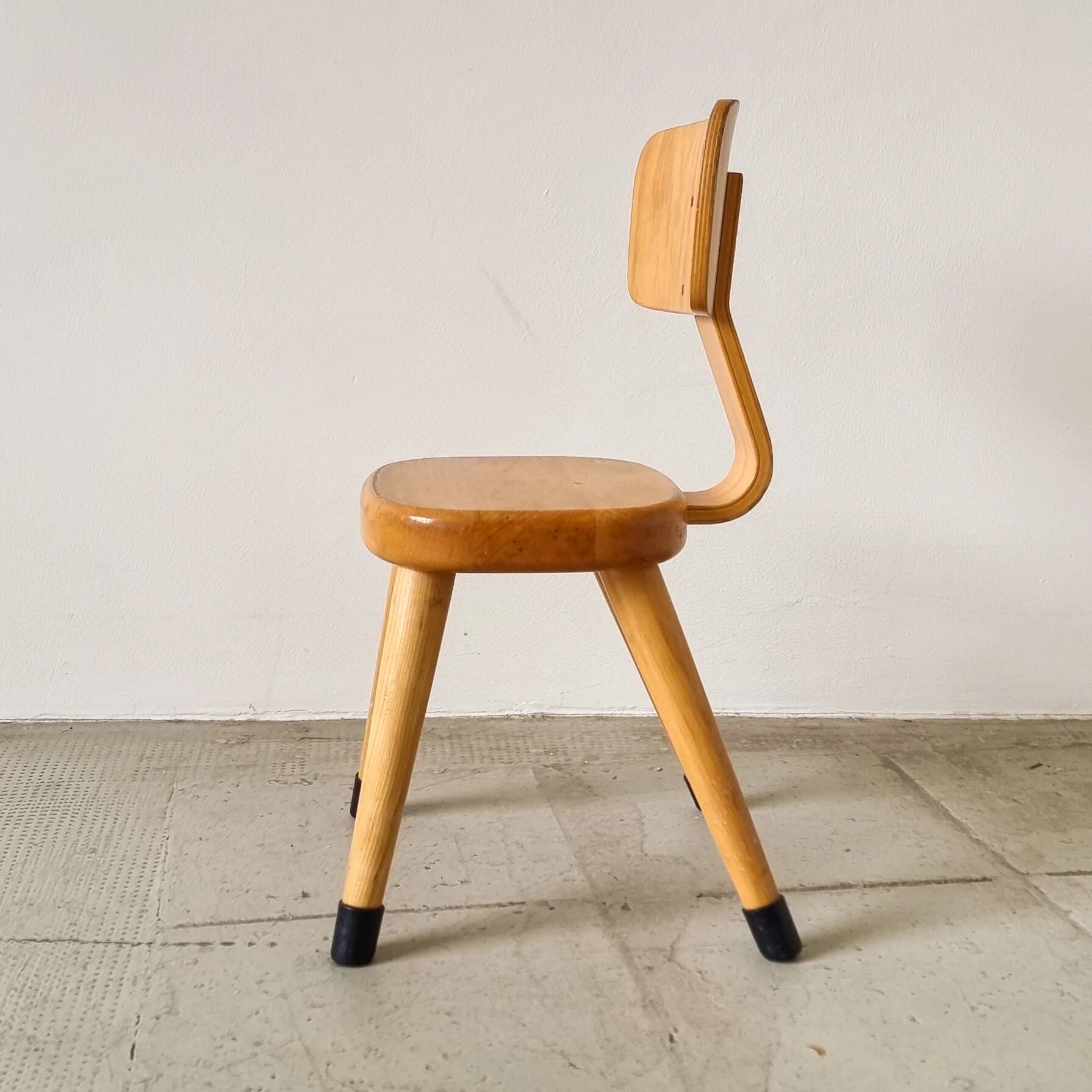 Schilte plywood school chair