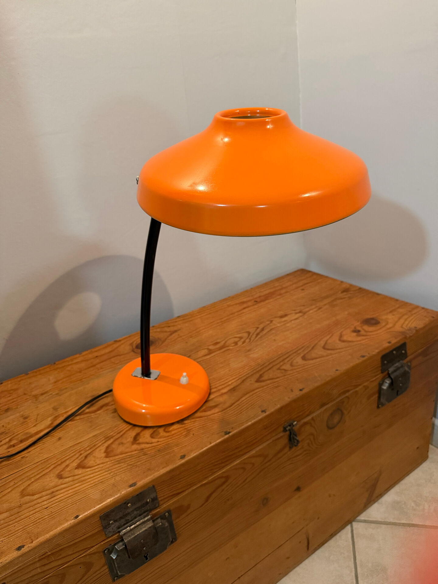 Lampe à poser Mid-Century design Space age forme soucoupe