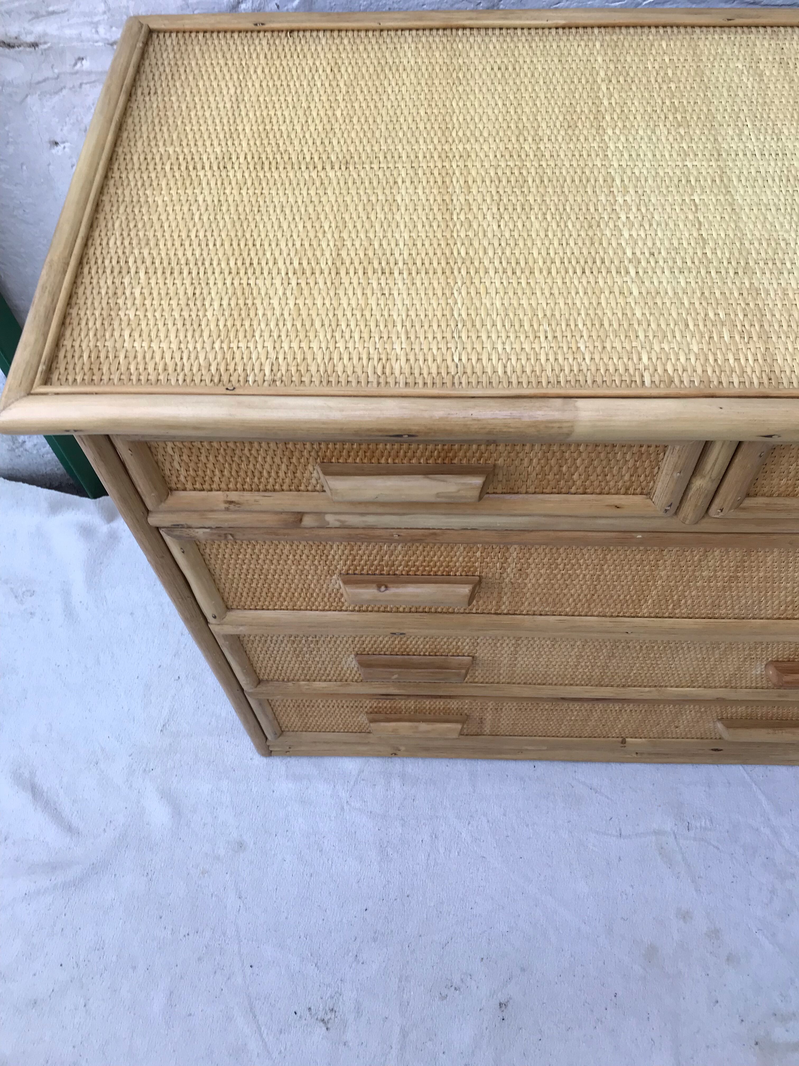 Commode en rotin