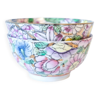 Pair of Chinese porcelain bowls with floral decoration