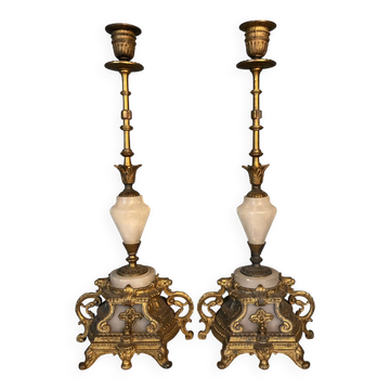 Pair of Louis XVI style candlesticks in bronze and alabaster.