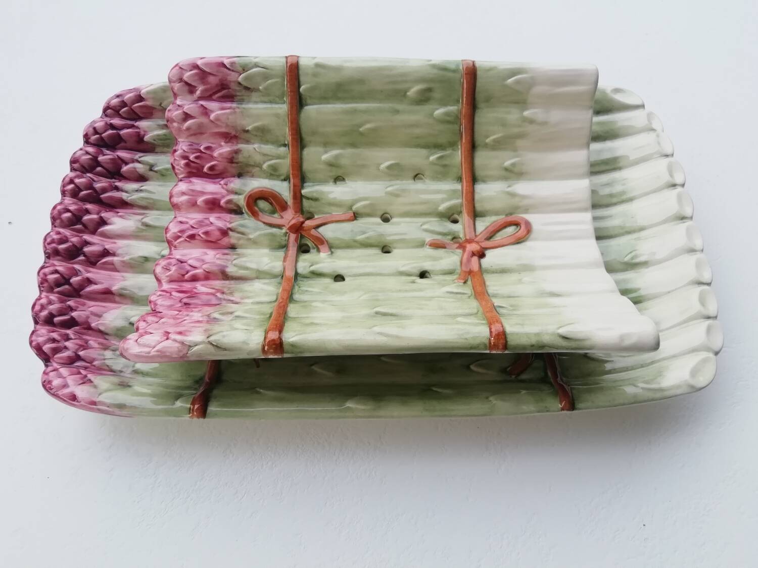 Saint Clément asparagus dish