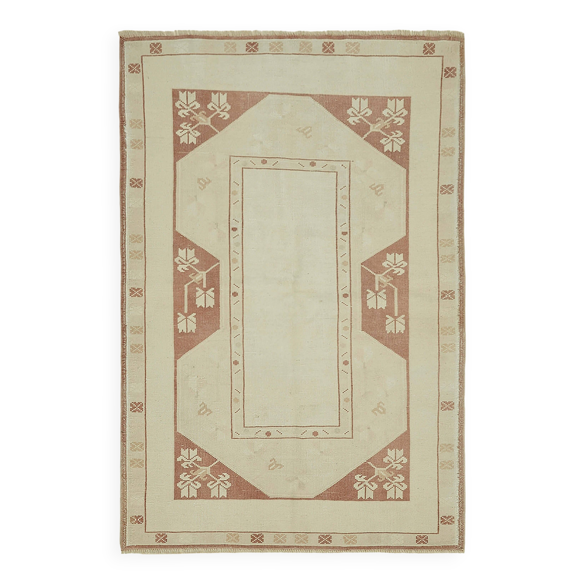 Turkish Vintage Anatolian Rug 117 cm x 176 cm