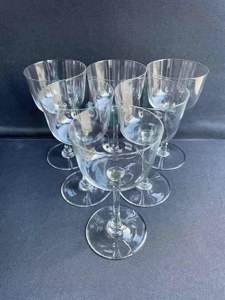 6 wine glasses light blown crystal