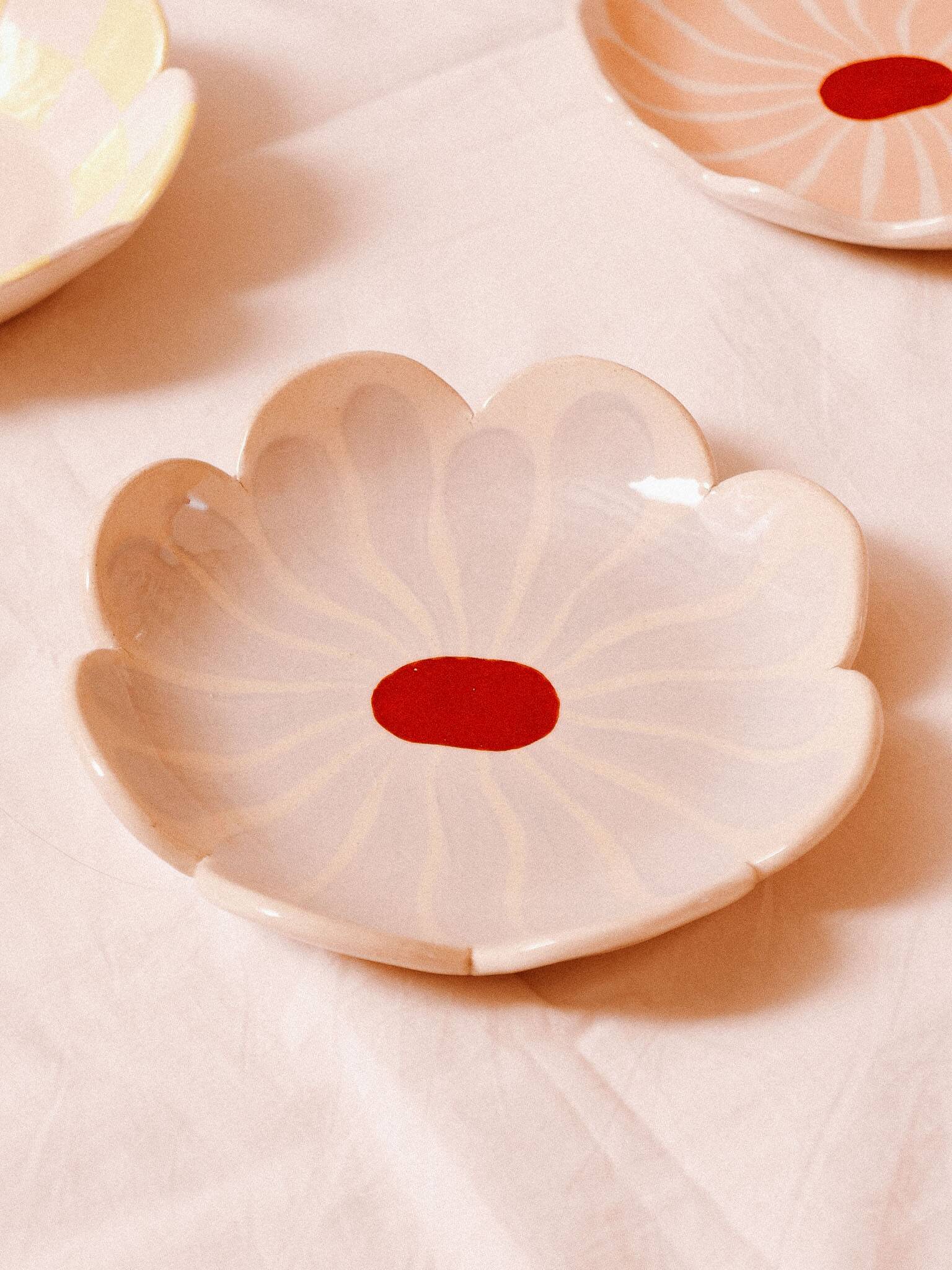 Assiette fleur lilas