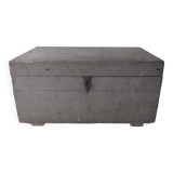 Ancien coffre en bois gris