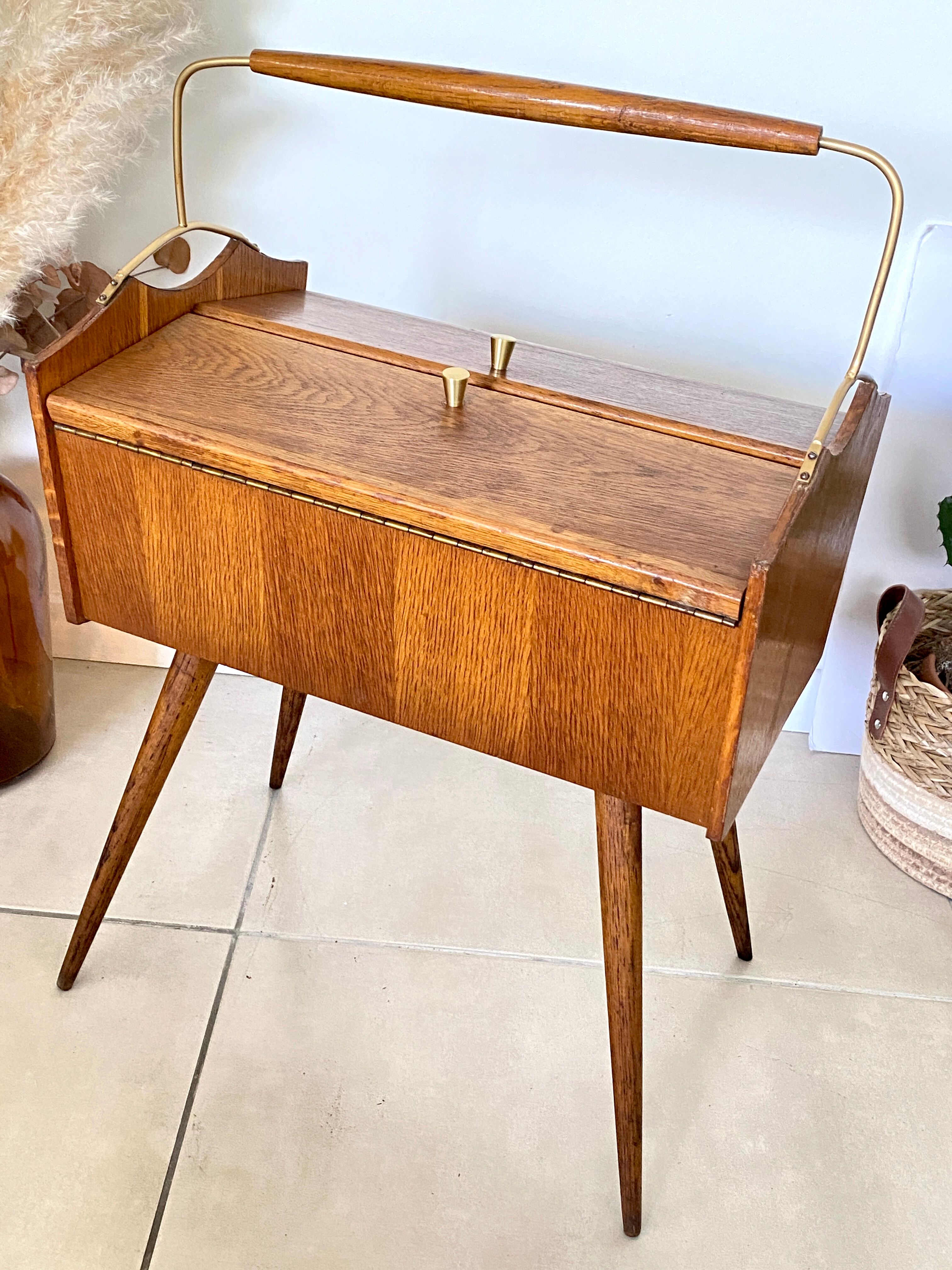 Vintage worker compass feet