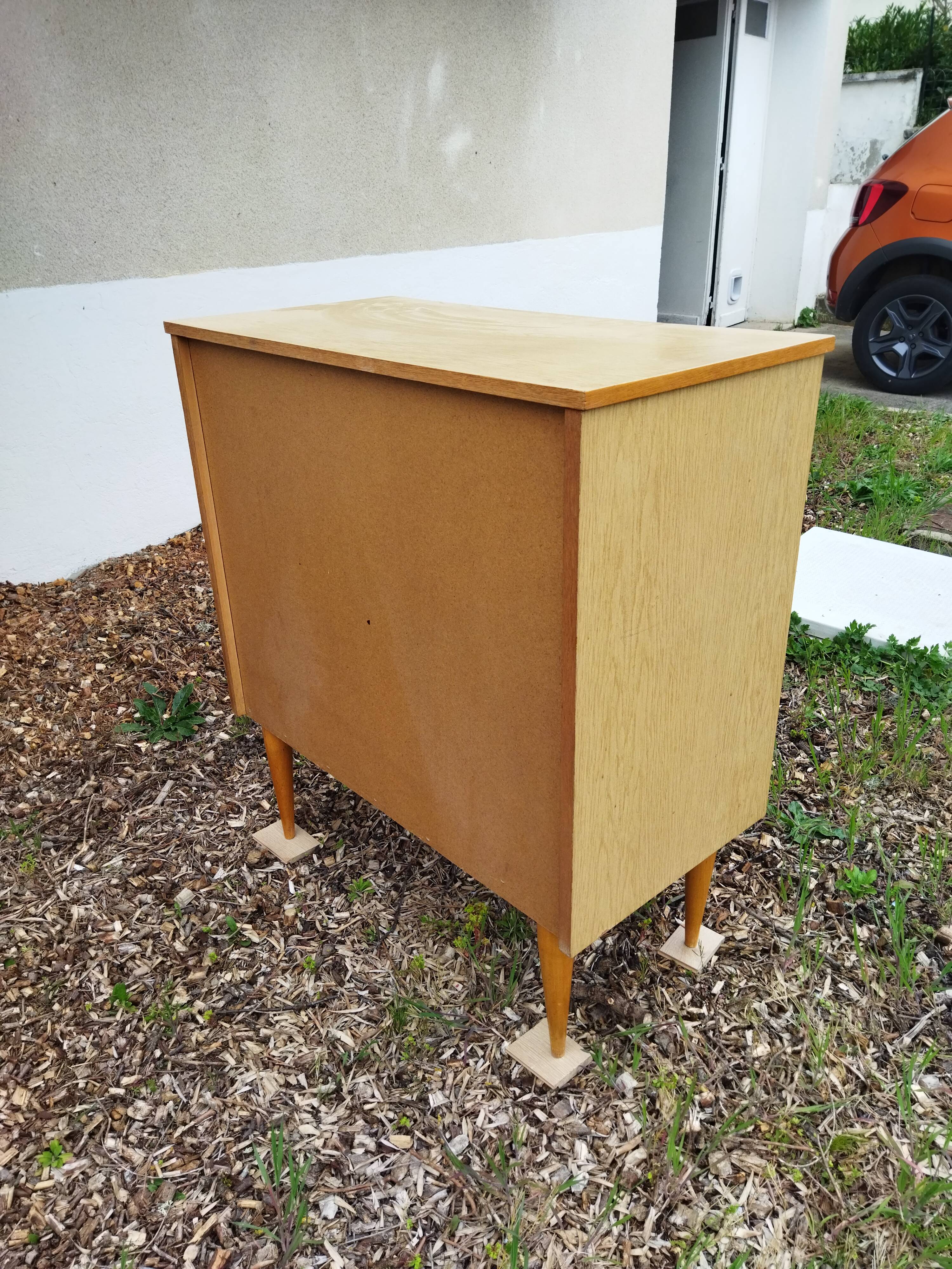 Vintage chest of drawers
