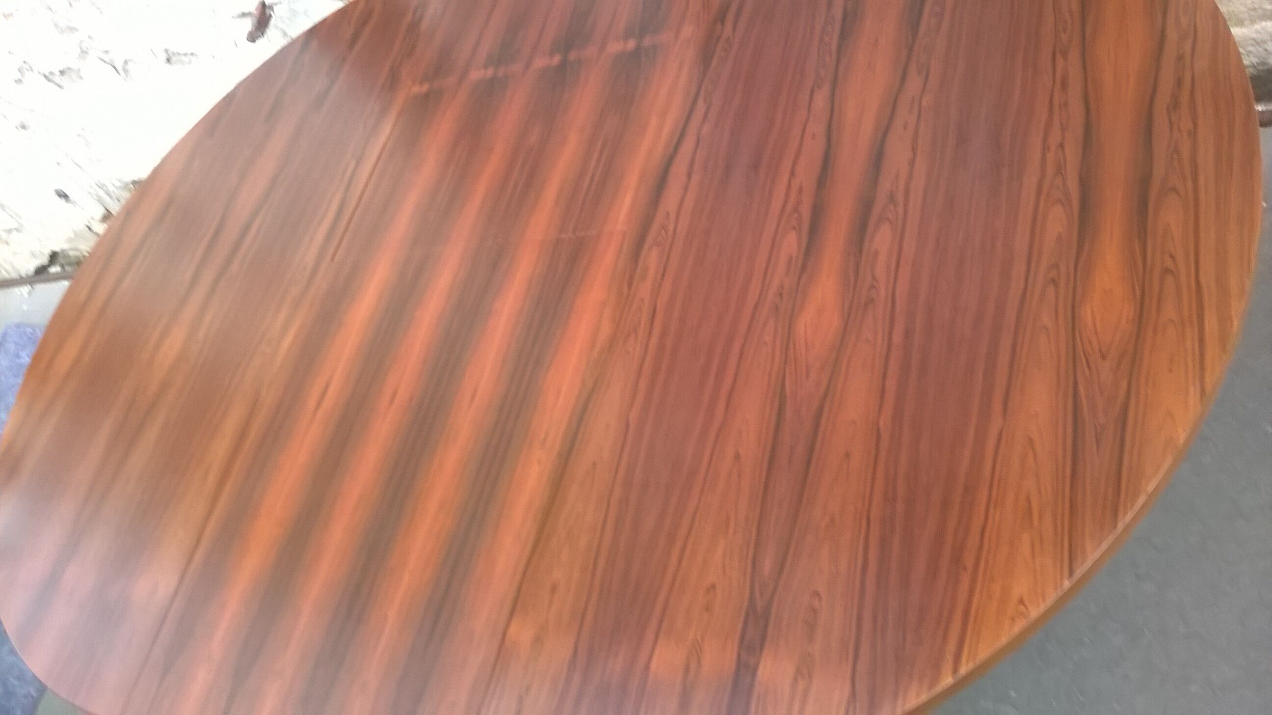 Rosewood stretch table