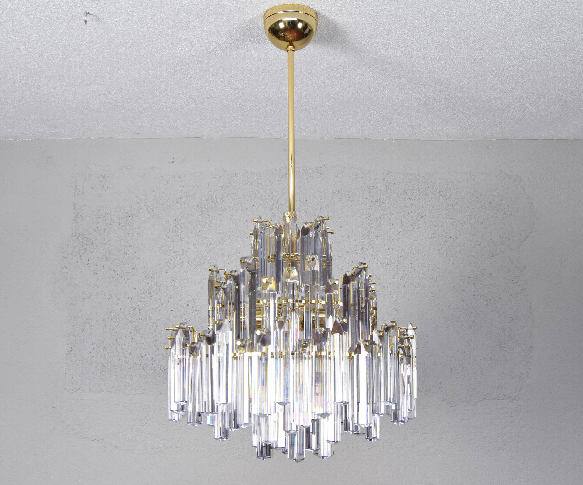 Large Venini Mid Century Italian Modern Triedri Murano Glass Chandelier