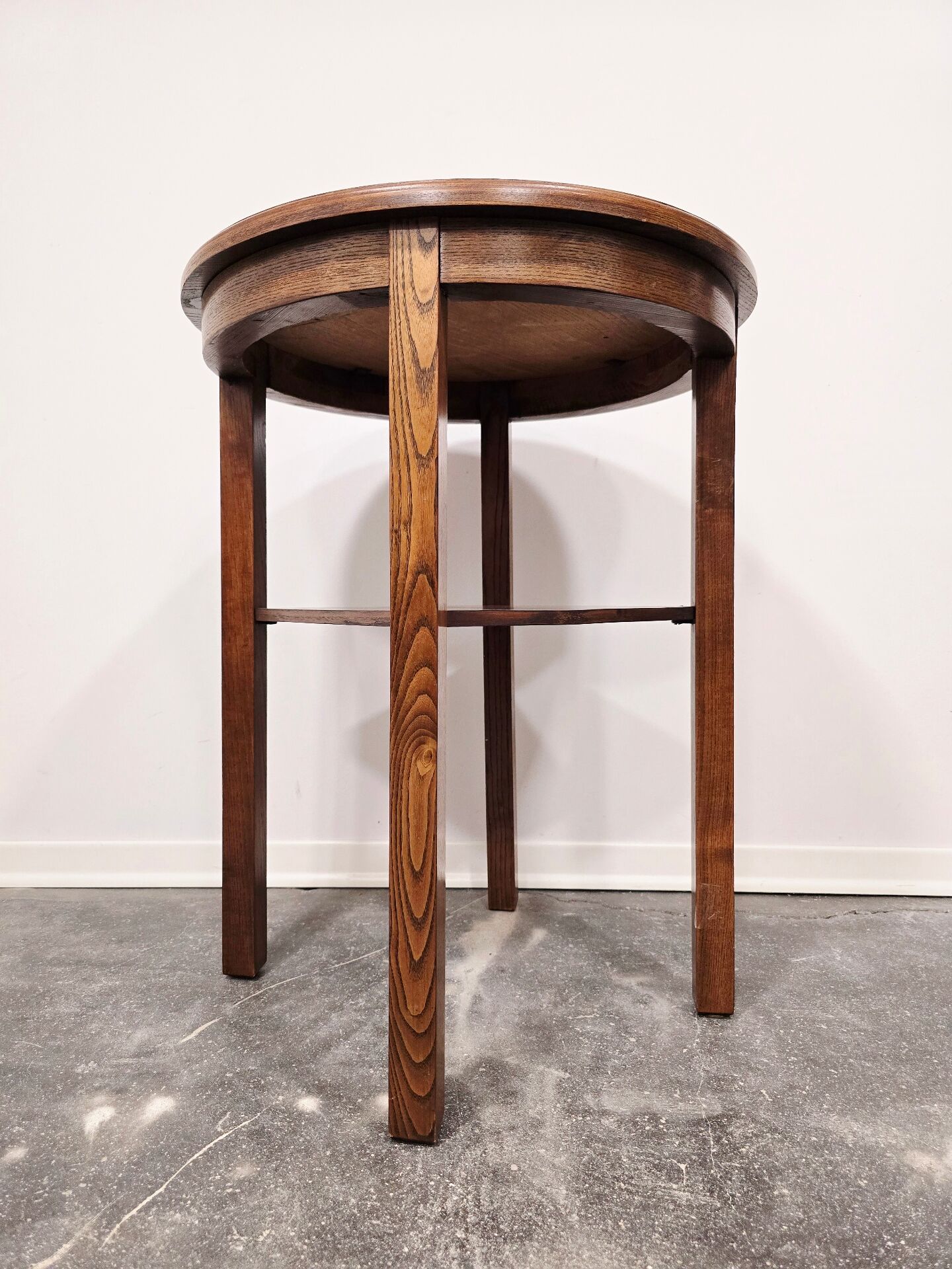 Table d'appoint en bois massif vintage des années 50