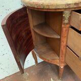 Commode en demi lune de style Louis XVI marqueterie a fond de cube XX siècle
