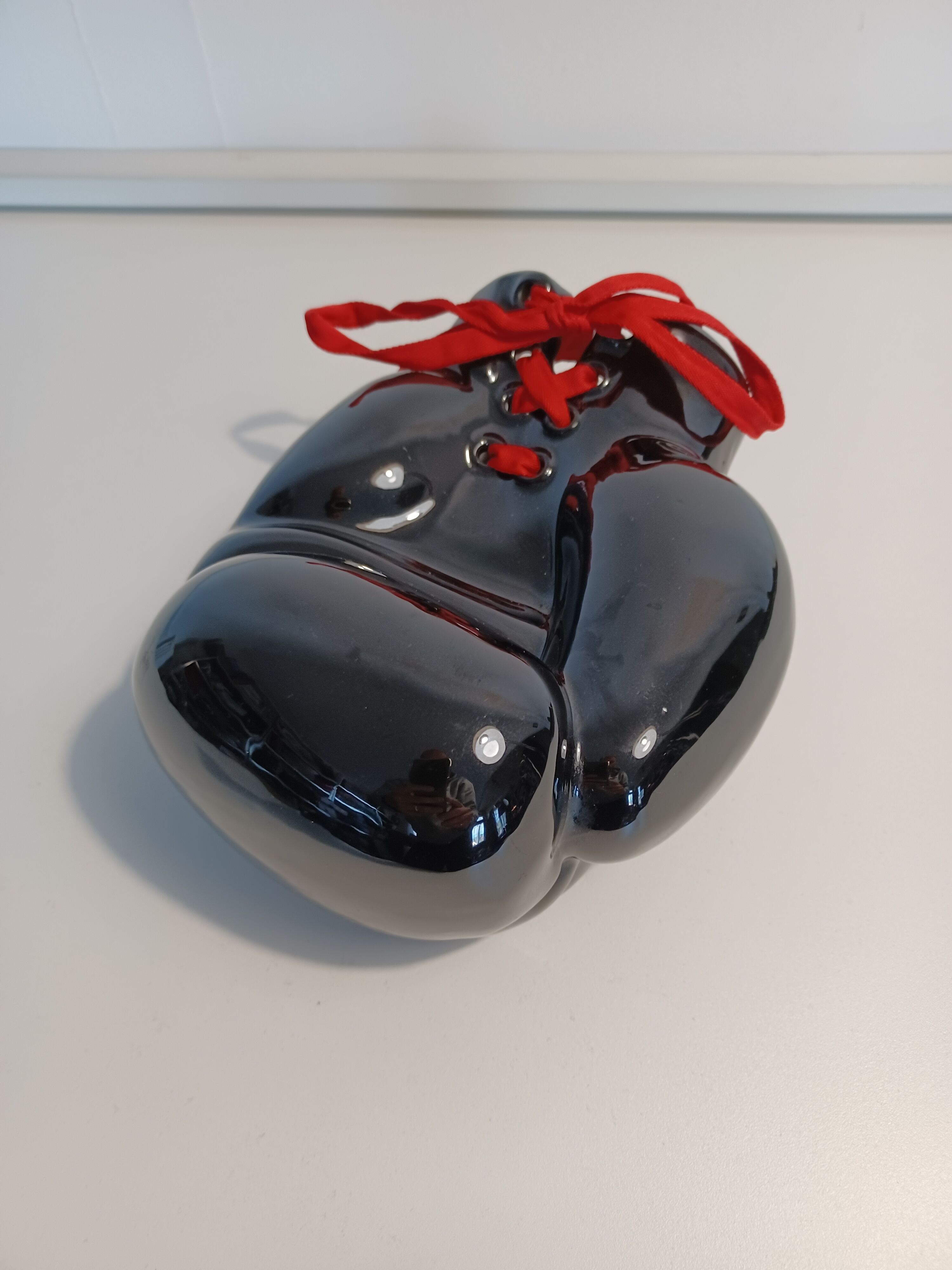 Ceramic pocket emptier by JC Peire. 1970s.