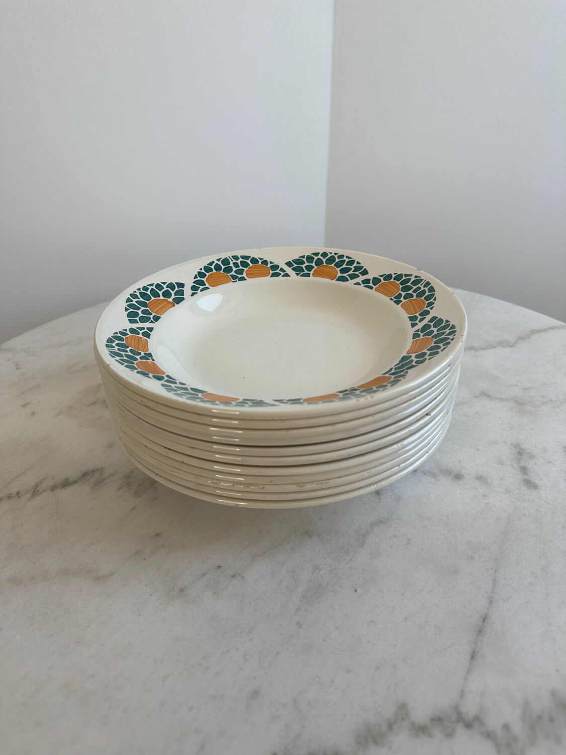 Set of hollow plates Givors France