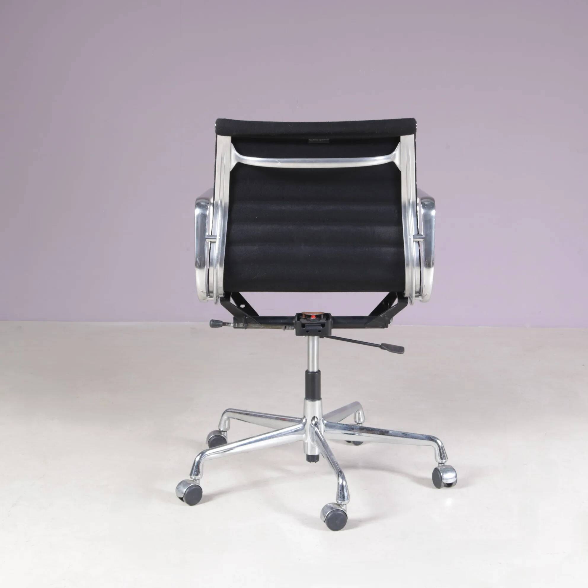 2000s desk chair model EA118, chrome base with black hopsack upholstery and aluminium armrests / Charles & Ray Eames / Vitra, Germany