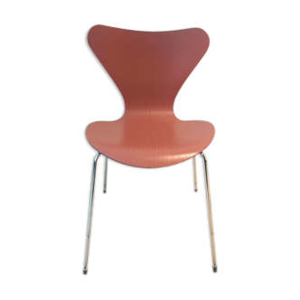 Chair serie 7 3107 by Arne Jacobsen for fritz hansen