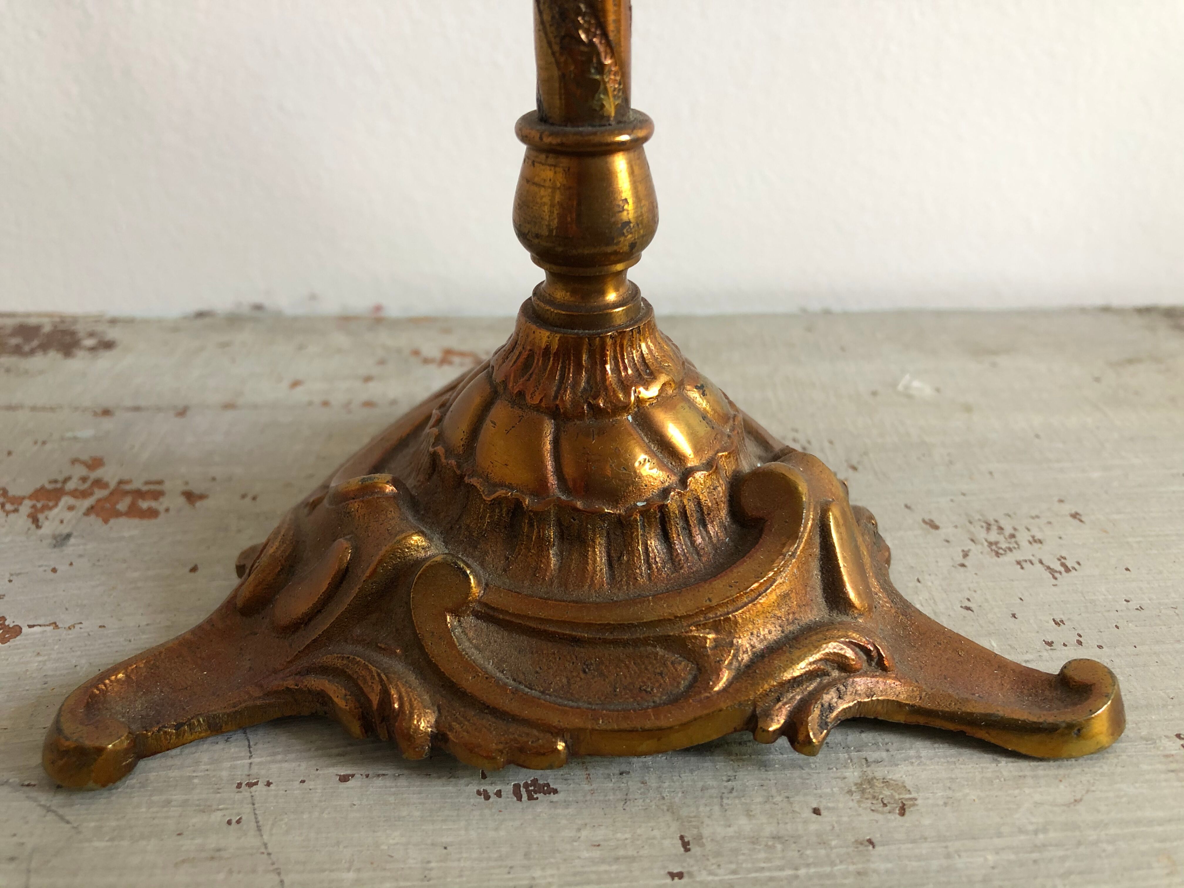 V.N Siegel Paris Telesco Hat Display