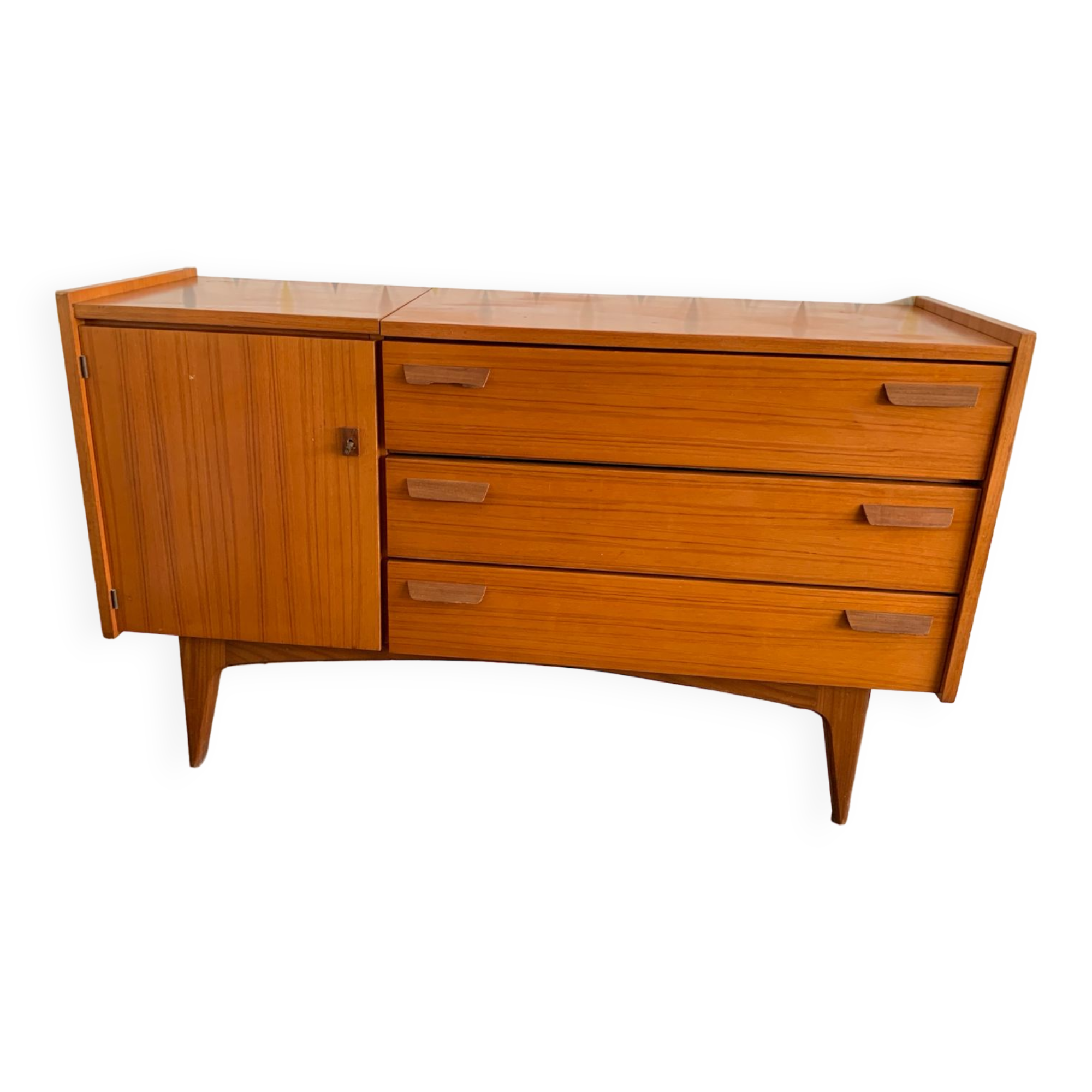 Small Scandinavian row