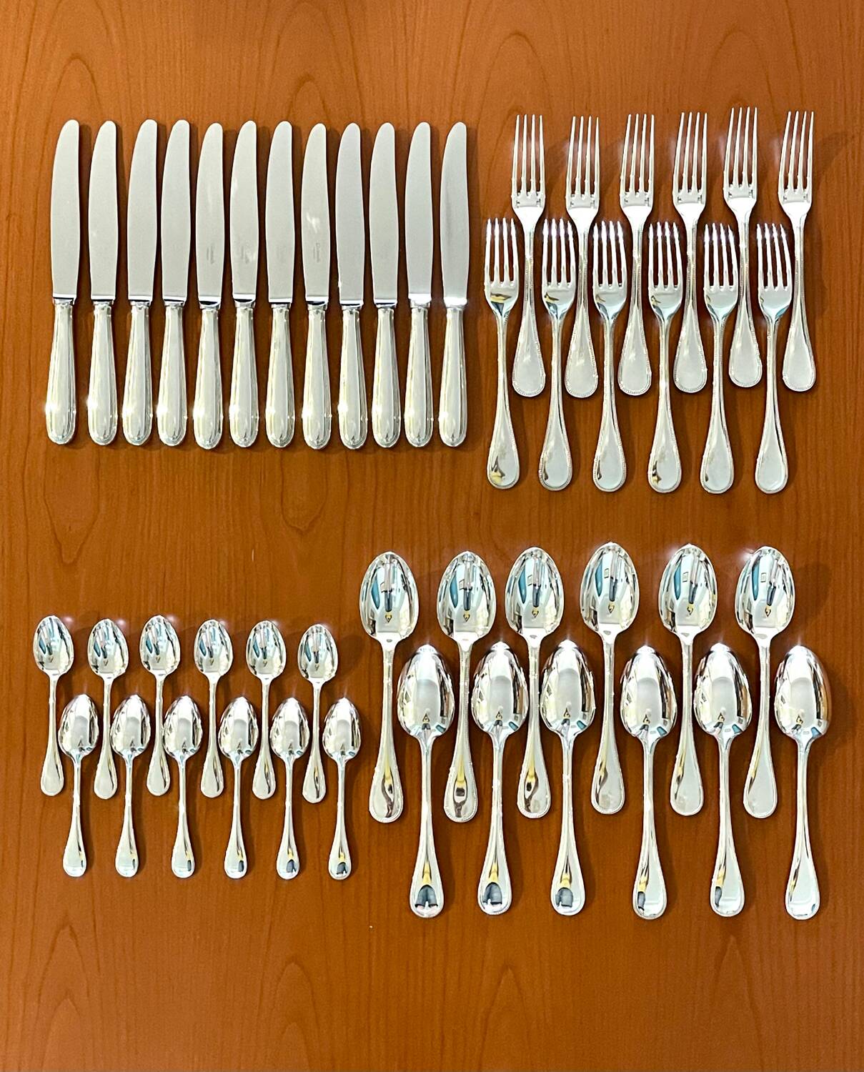 Christofle perles ,ménagère 48 pieces ,très bon état
