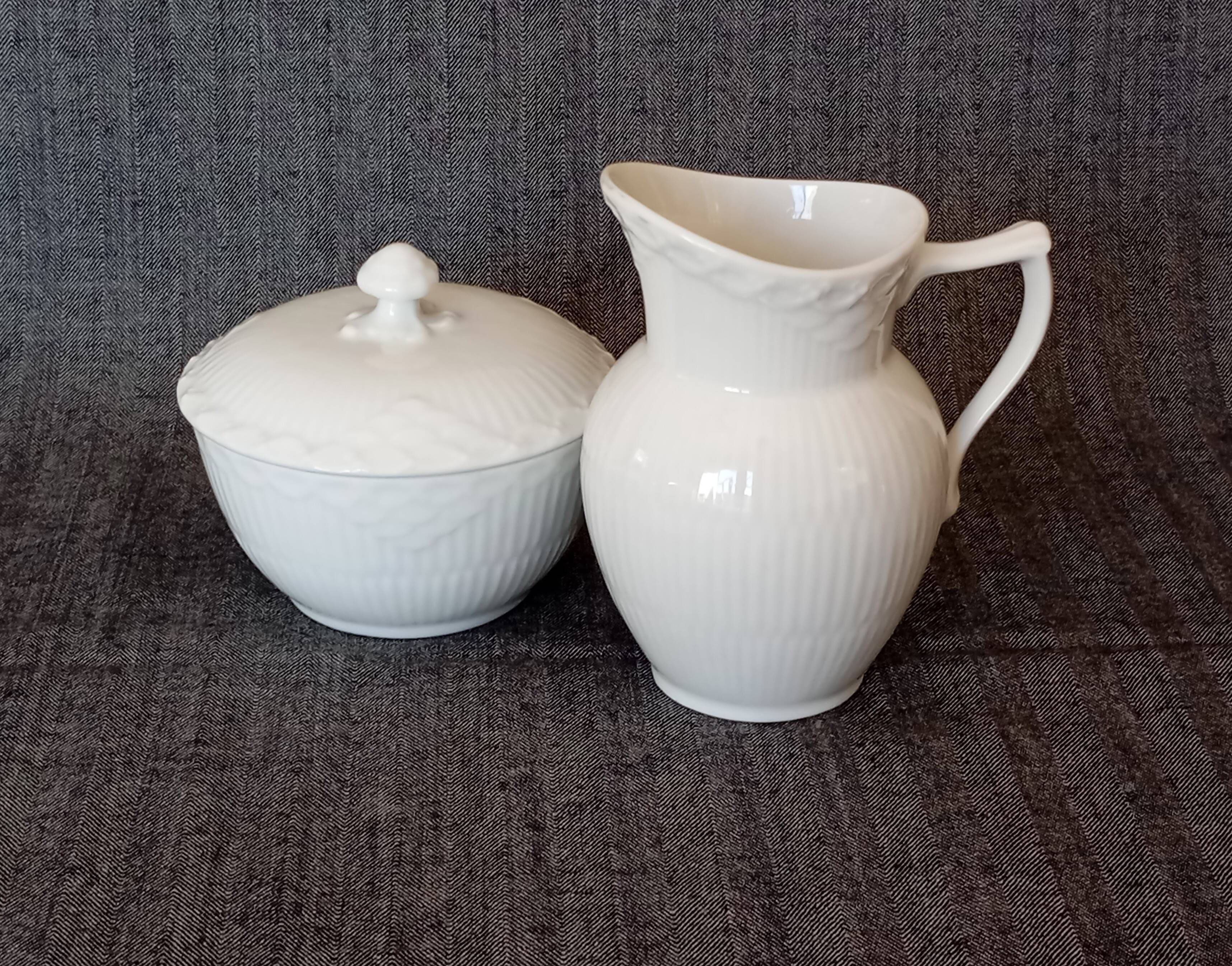 Covered sugar bowl and cream jug Royal Copenhagen 'White Fluted Half Lace'