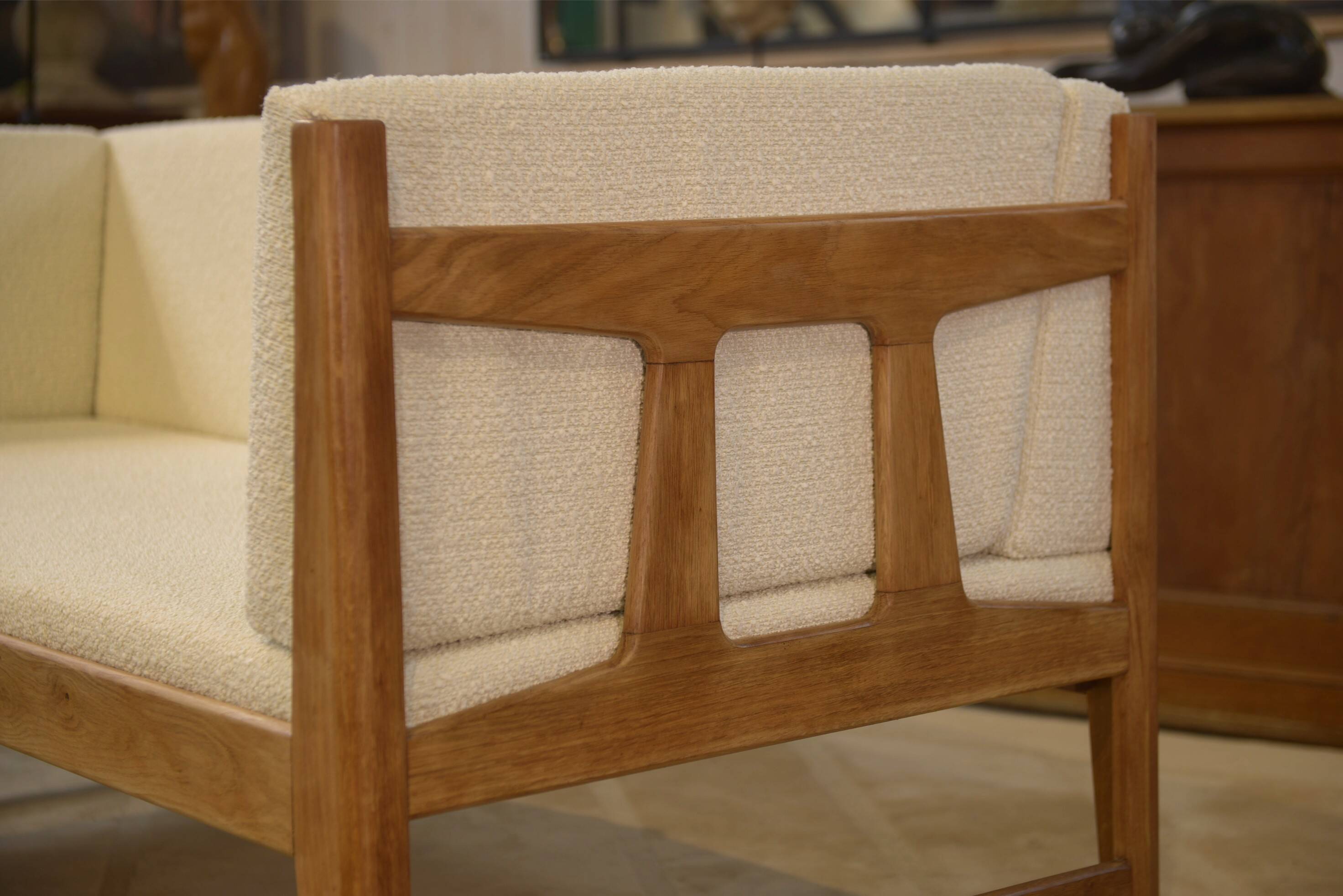 Oak canapé with ecru loops by Guillerme and Chambron for Votre Maison 1960s